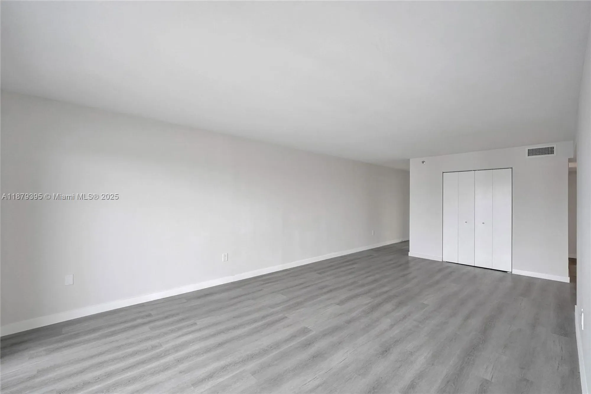 Property Slideshow image 10 of 74 | 1201 s ocean dr 2509s, Hollywood, FL, 33019