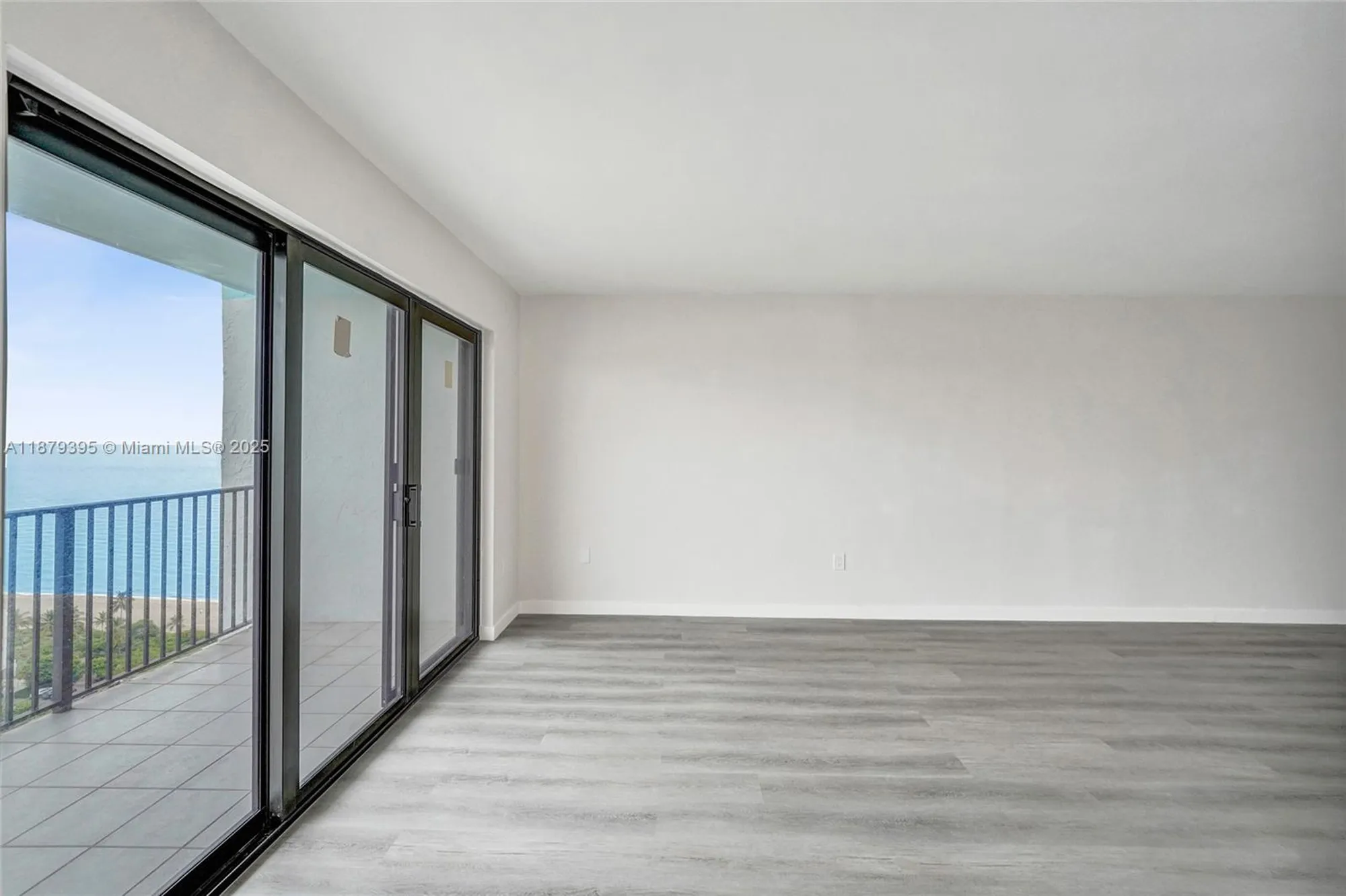 Property Slideshow image 11 of 74 | 1201 s ocean dr 2509s, Hollywood, FL, 33019