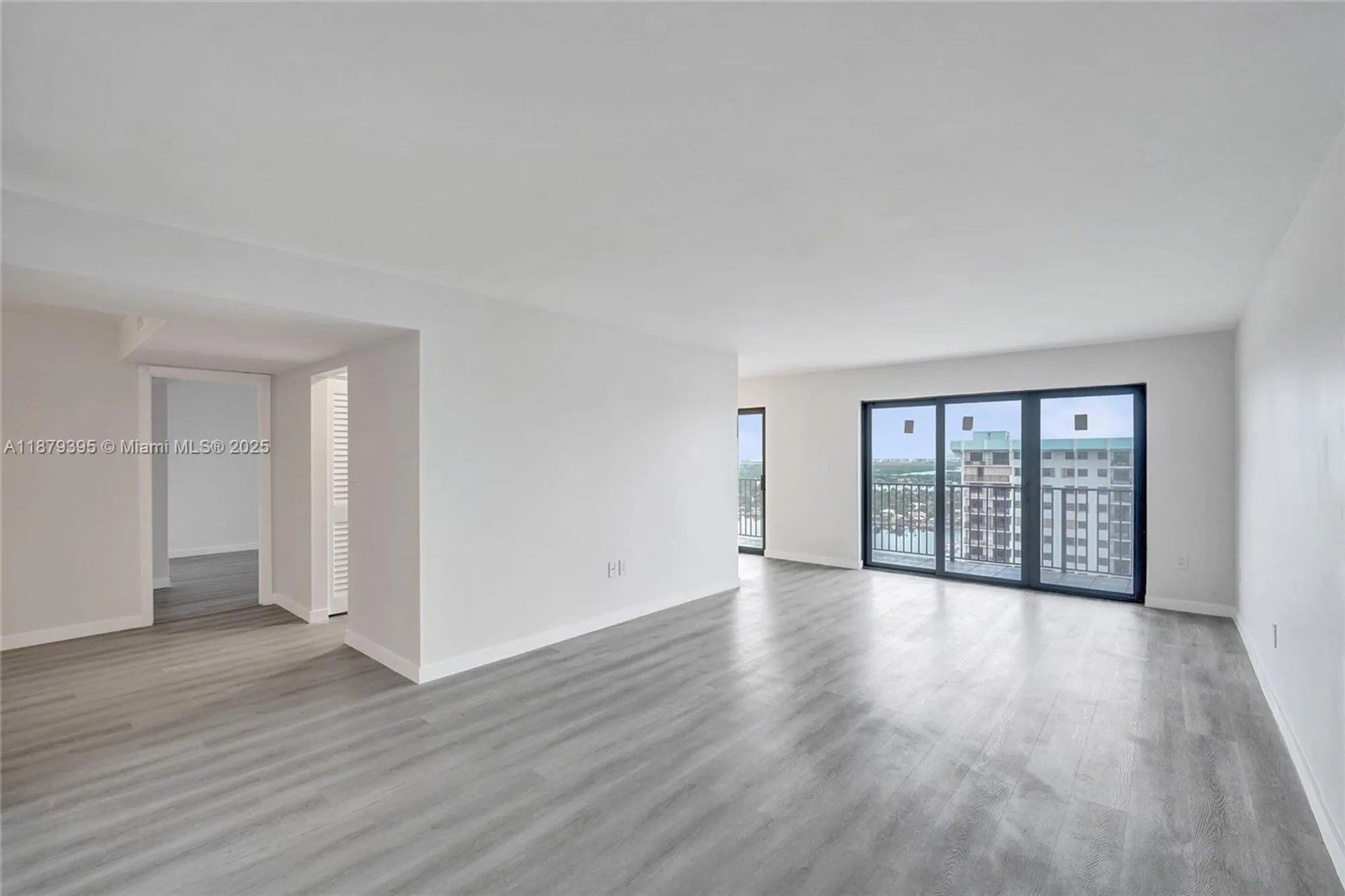 Property Slideshow image 8 of 74 | 1201 s ocean dr 2509s, Hollywood, FL, 33019
