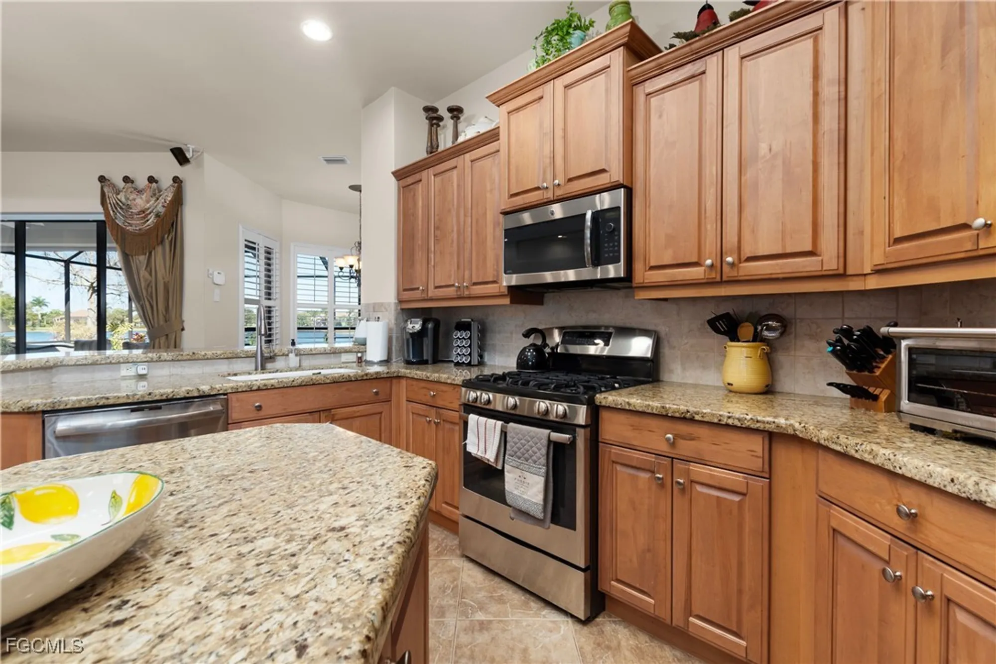Property Slideshow image 11 of 37 | 13491 sabal pointe dr, Fort Myers, FL, 33905