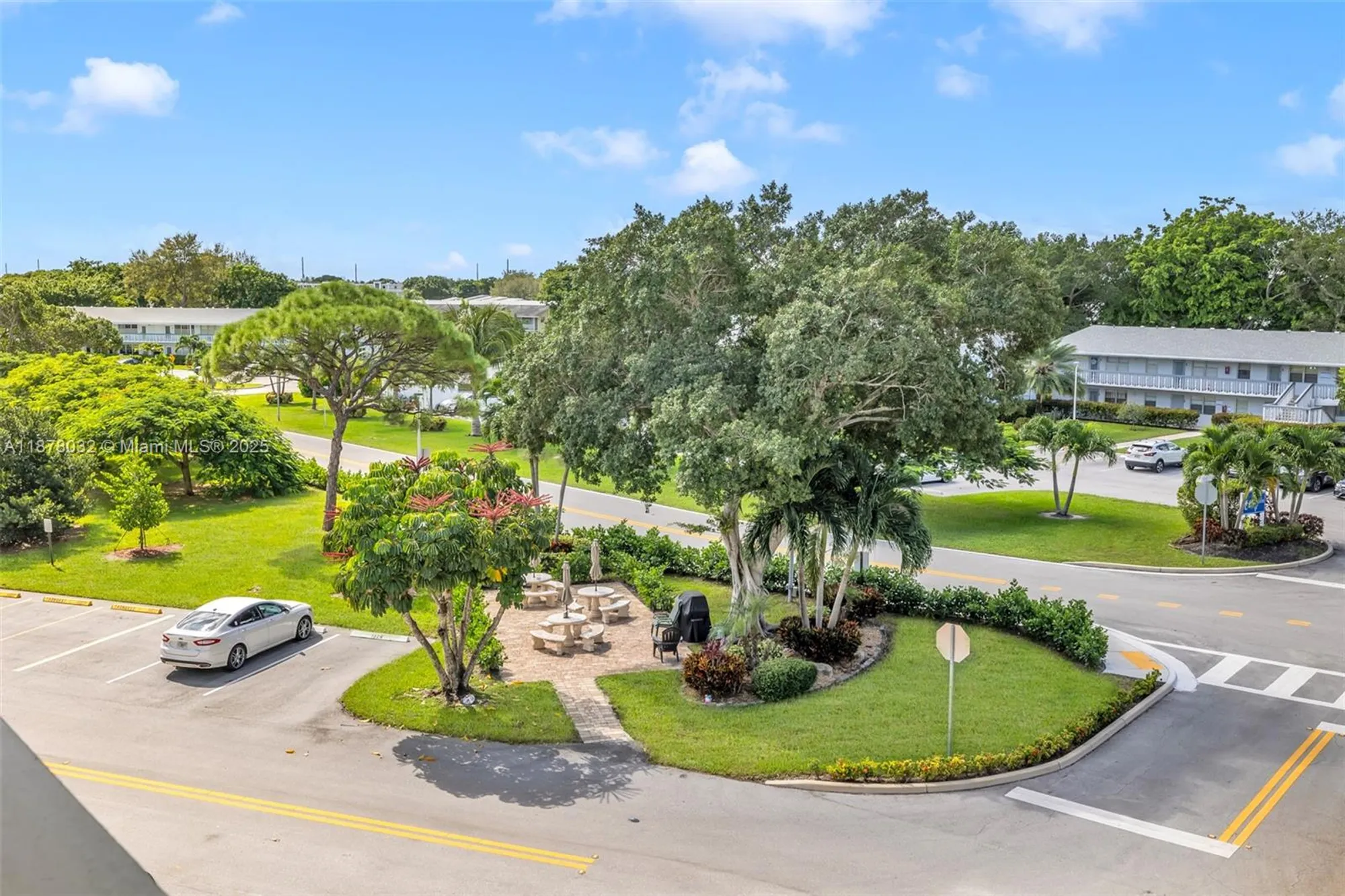 Property Slideshow image 10 of 33 | 4024 lyndhurst i # 4024, Deerfield Beach, FL, 33442