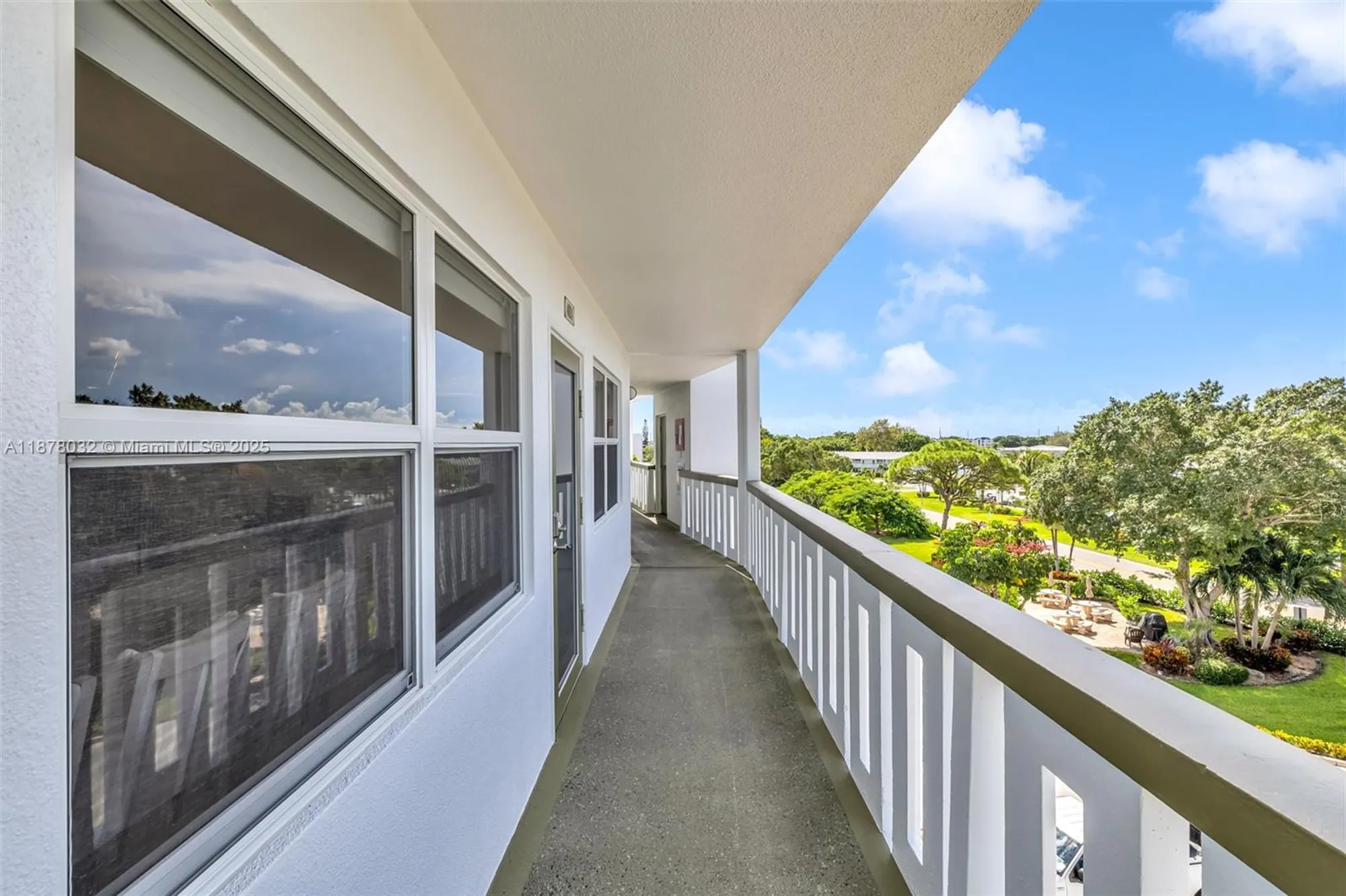 Property Slideshow image 7 of 33 | 4024 lyndhurst i # 4024, Deerfield Beach, FL, 33442
