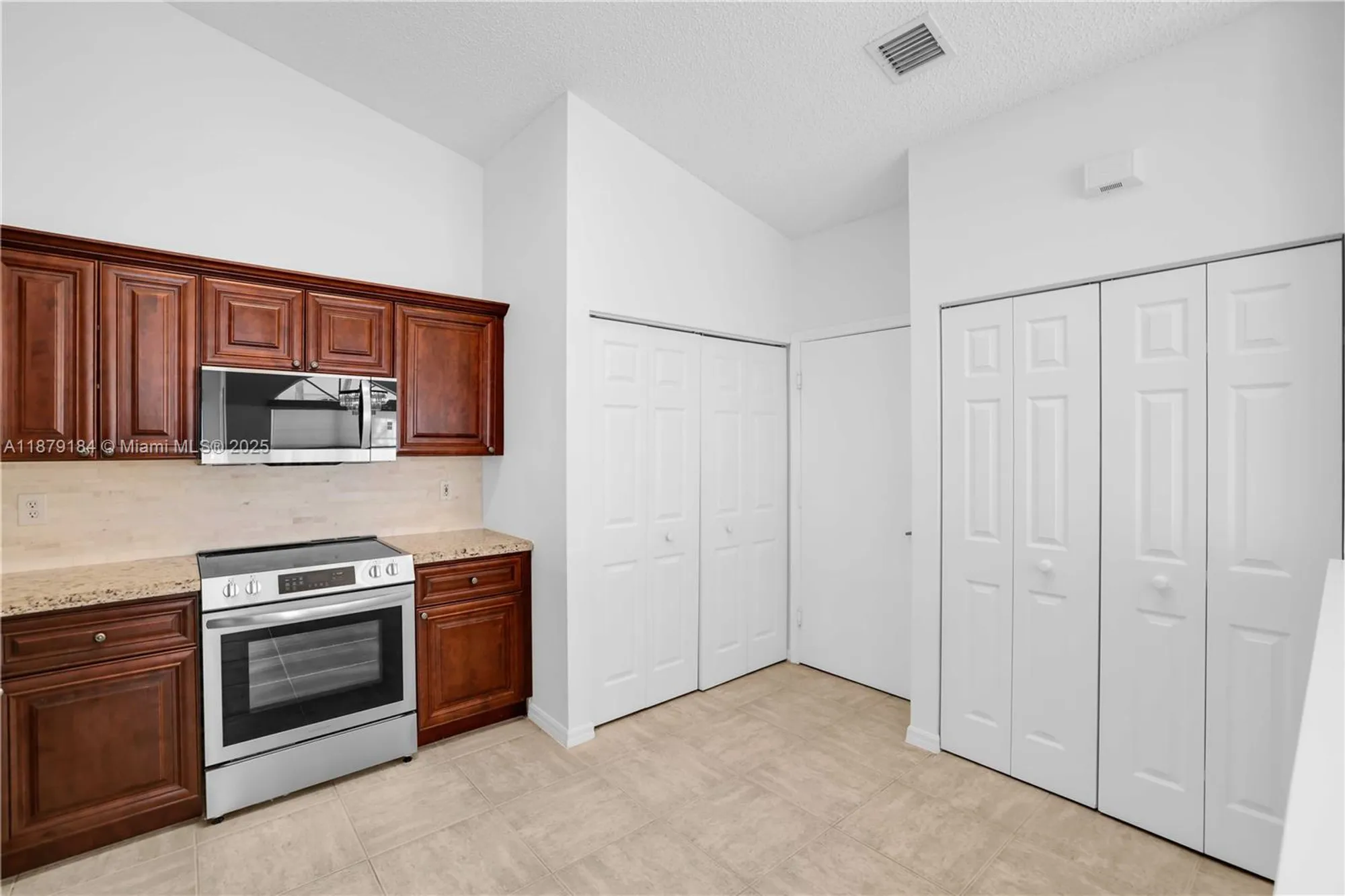 Property Slideshow image 8 of 58 | 6082 heliconia rd, Delray Beach, FL, 33484