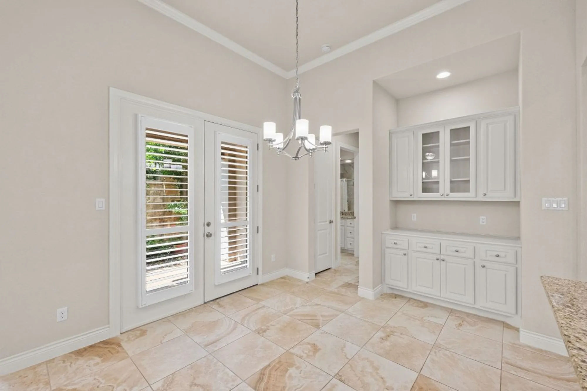 Property Slideshow image 14 of 40 | 107 lucia cir apt 1, Lakeway, TX, 78734