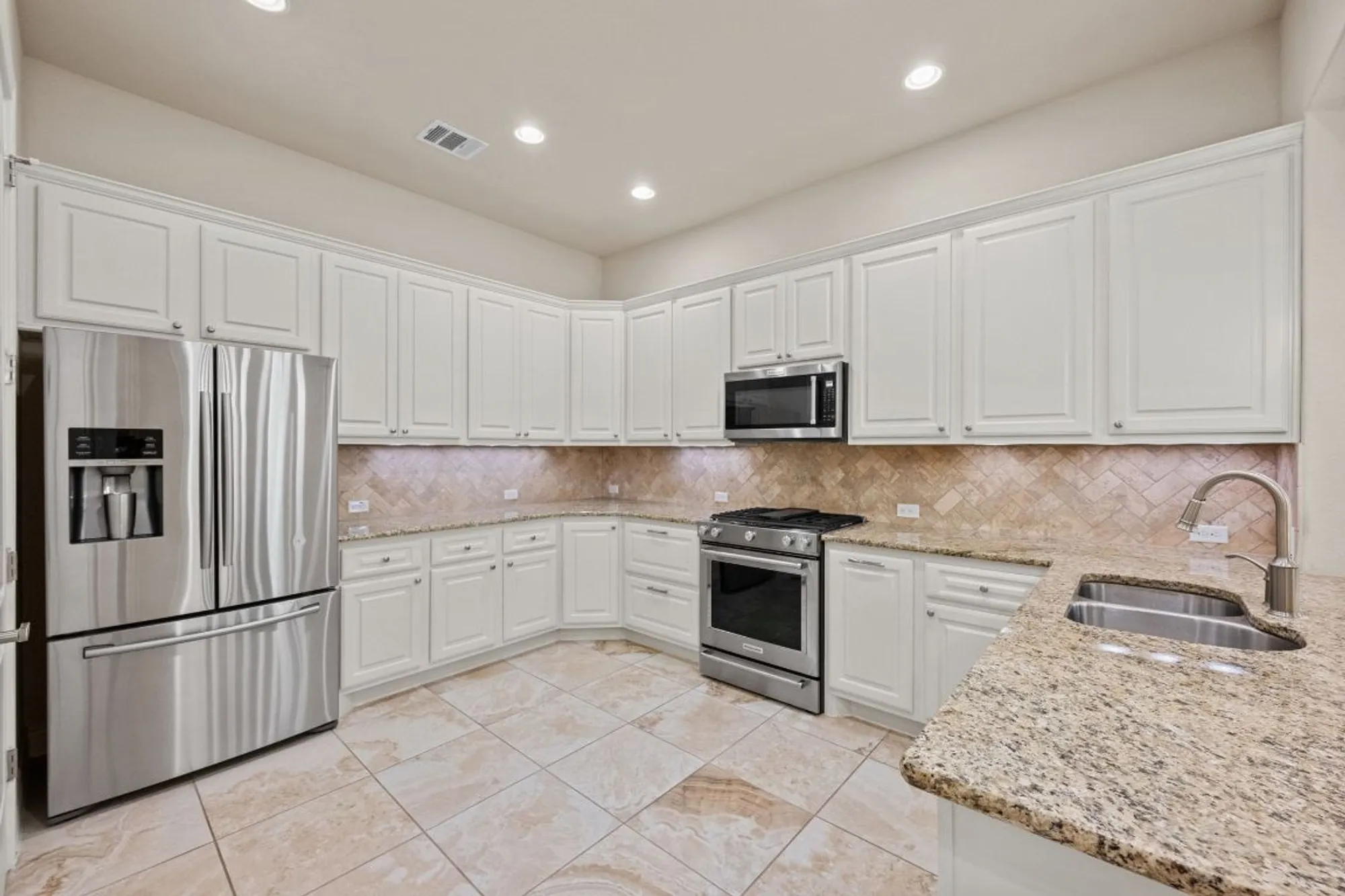 Property Slideshow image 16 of 40 | 107 lucia cir apt 1, Lakeway, TX, 78734