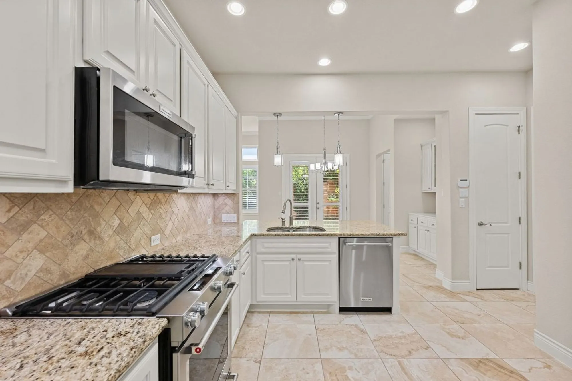 Property Slideshow image 18 of 40 | 107 lucia cir apt 1, Lakeway, TX, 78734