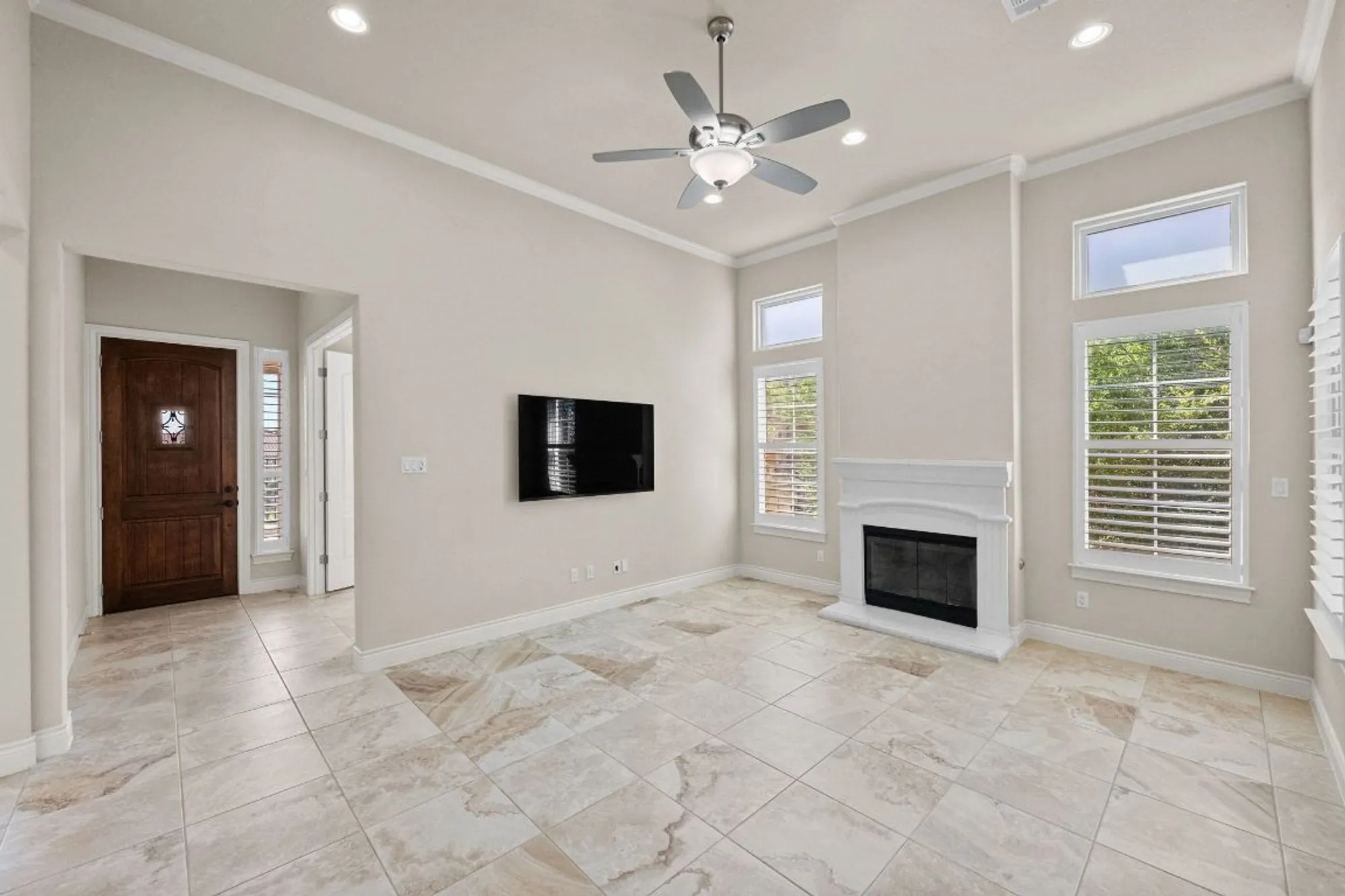 Property Slideshow image 12 of 40 | 107 lucia cir apt 1, Lakeway, TX, 78734