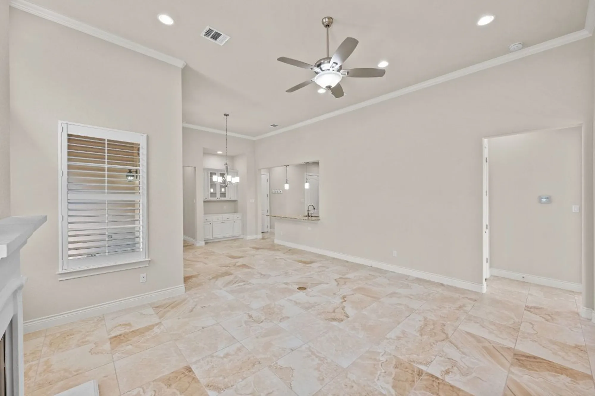Property Slideshow image 13 of 40 | 107 lucia cir apt 1, Lakeway, TX, 78734