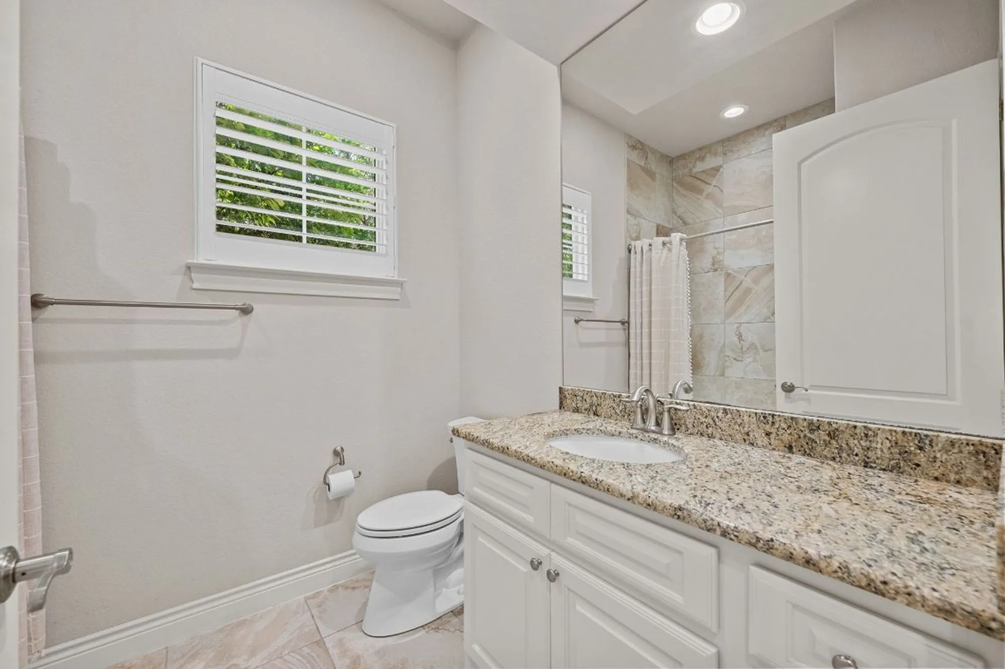 Property Slideshow image 27 of 40 | 107 lucia cir apt 1, Lakeway, TX, 78734