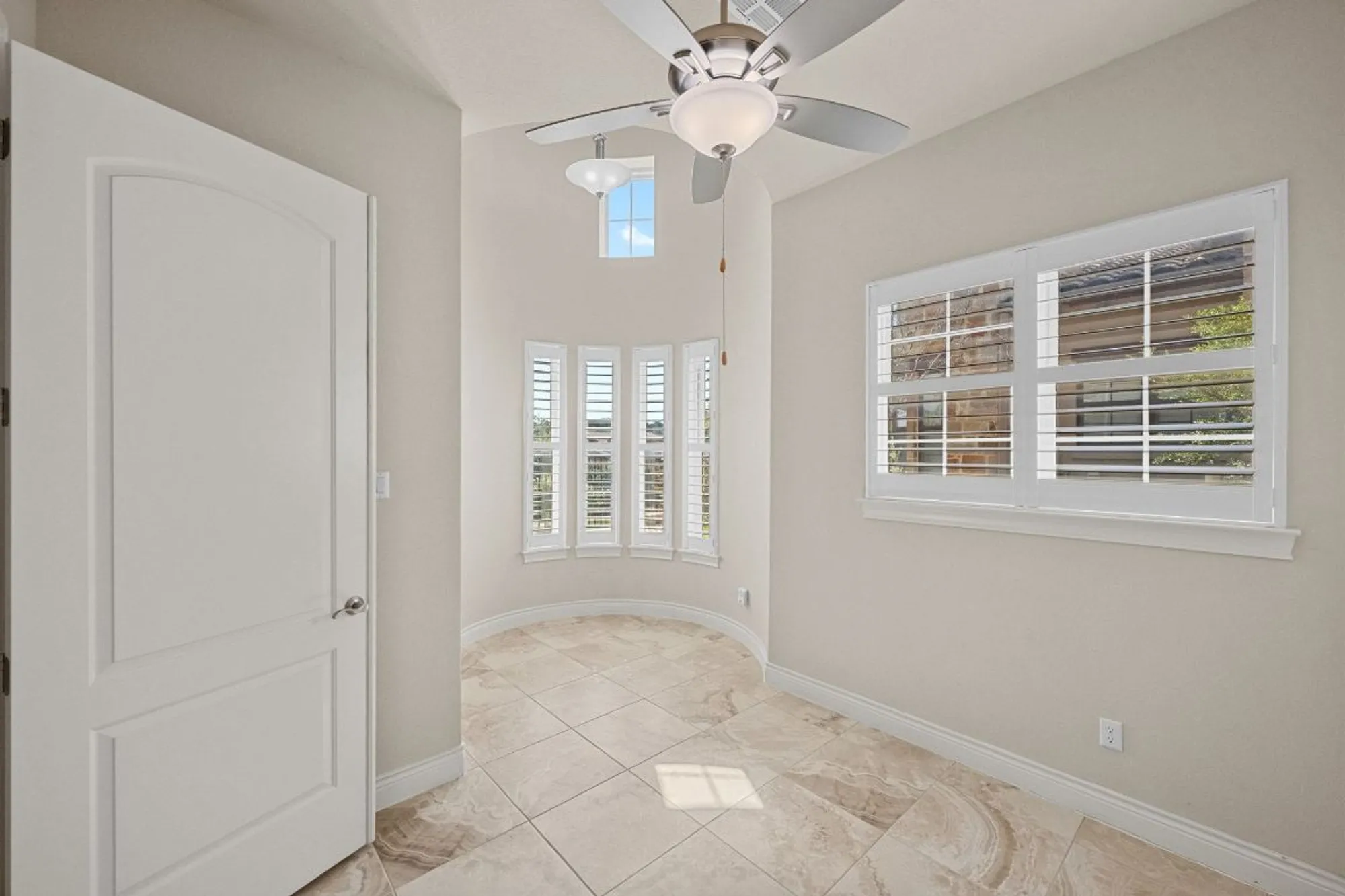 Property Slideshow image 21 of 40 | 107 lucia cir apt 1, Lakeway, TX, 78734