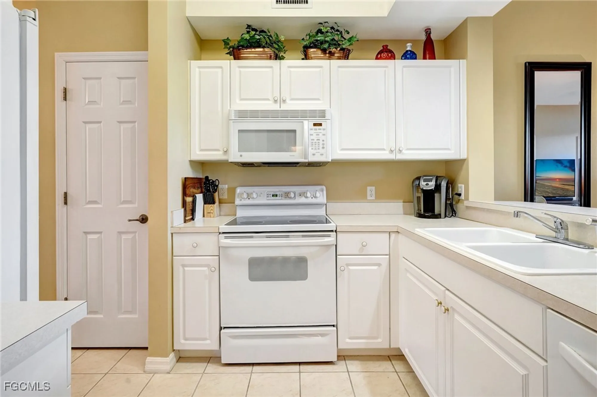 Property Slideshow image 12 of 50 | 14561 legends blvd 103, Fort Myers, FL, 33912