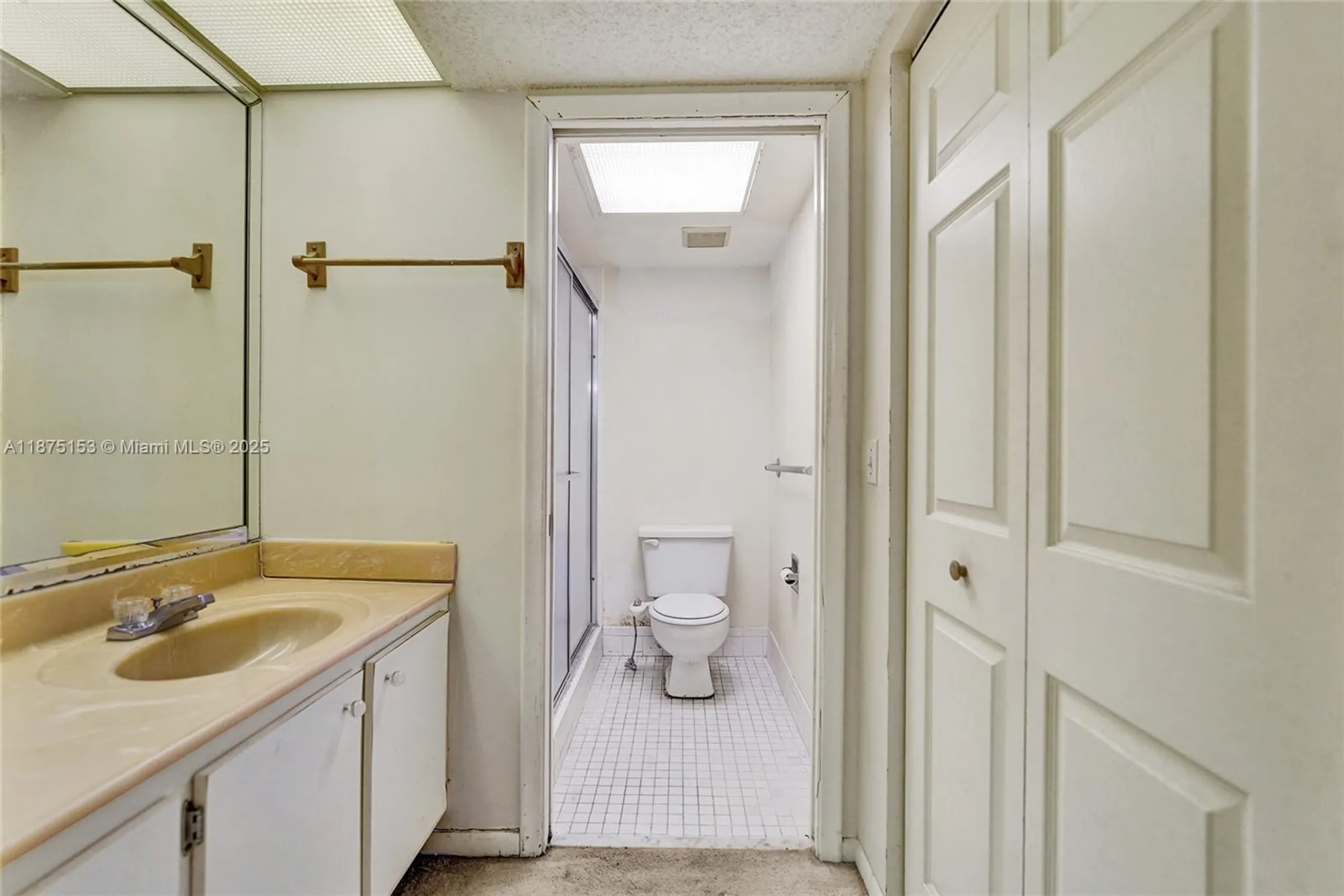 Property Slideshow image 15 of 28 | 300 sw 130th ter 110b, Pembroke Pines, FL, 33027