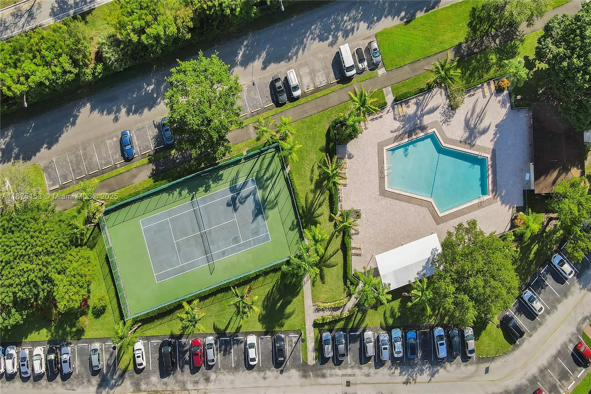 Property Slideshow image 26 of 28 | 300 sw 130th ter 110b, Pembroke Pines, FL, 33027