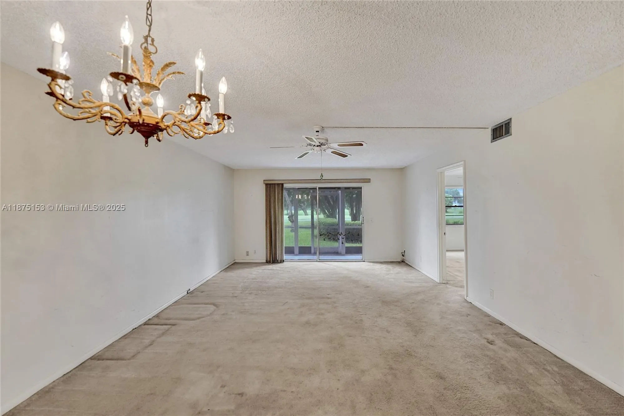 Property Slideshow image 5 of 28 | 300 sw 130th ter 110b, Pembroke Pines, FL, 33027