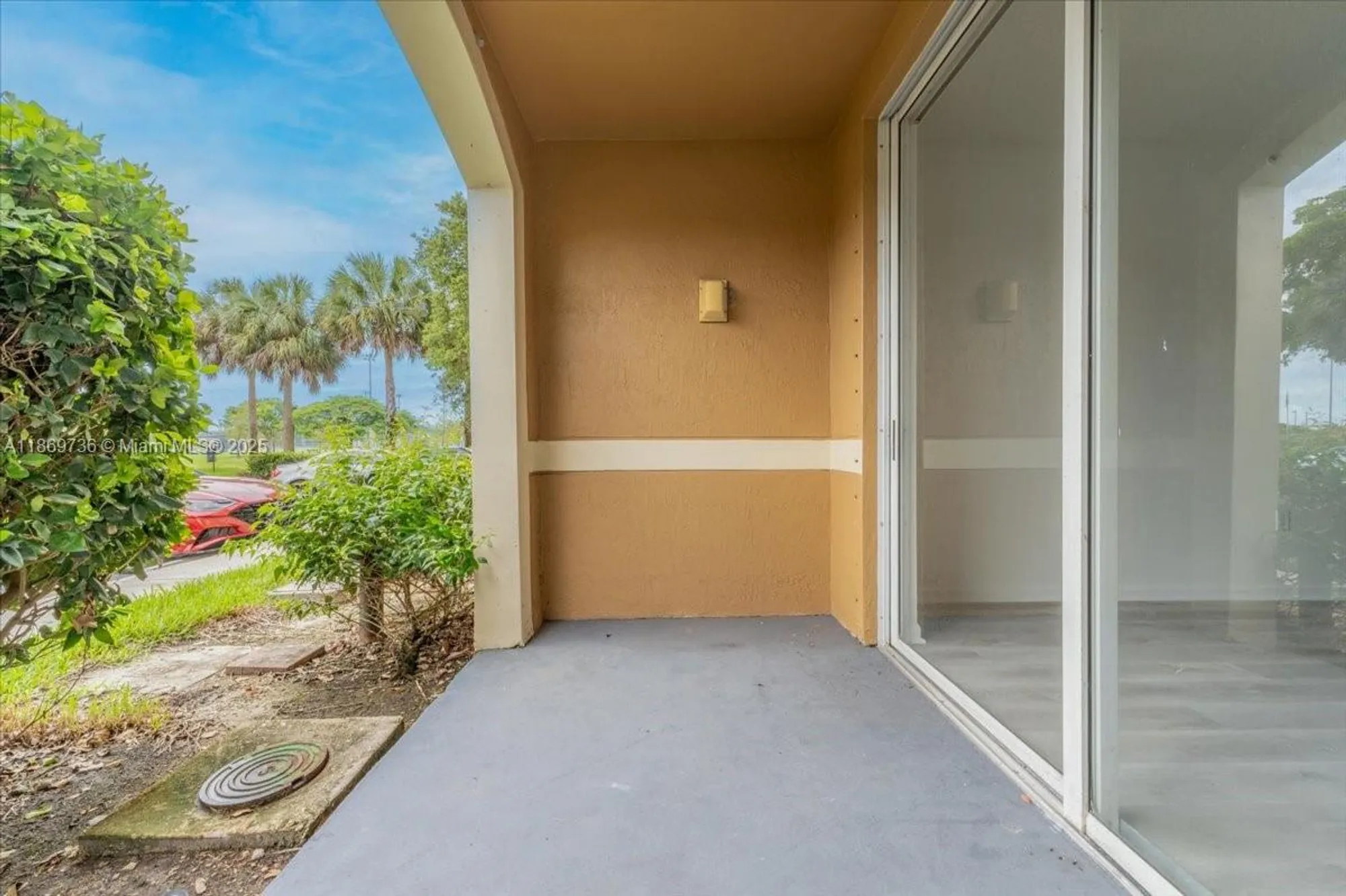 Property Slideshow image 14 of 31 | 7910 n nob hill rd apt 105, Tamarac, FL, 33321