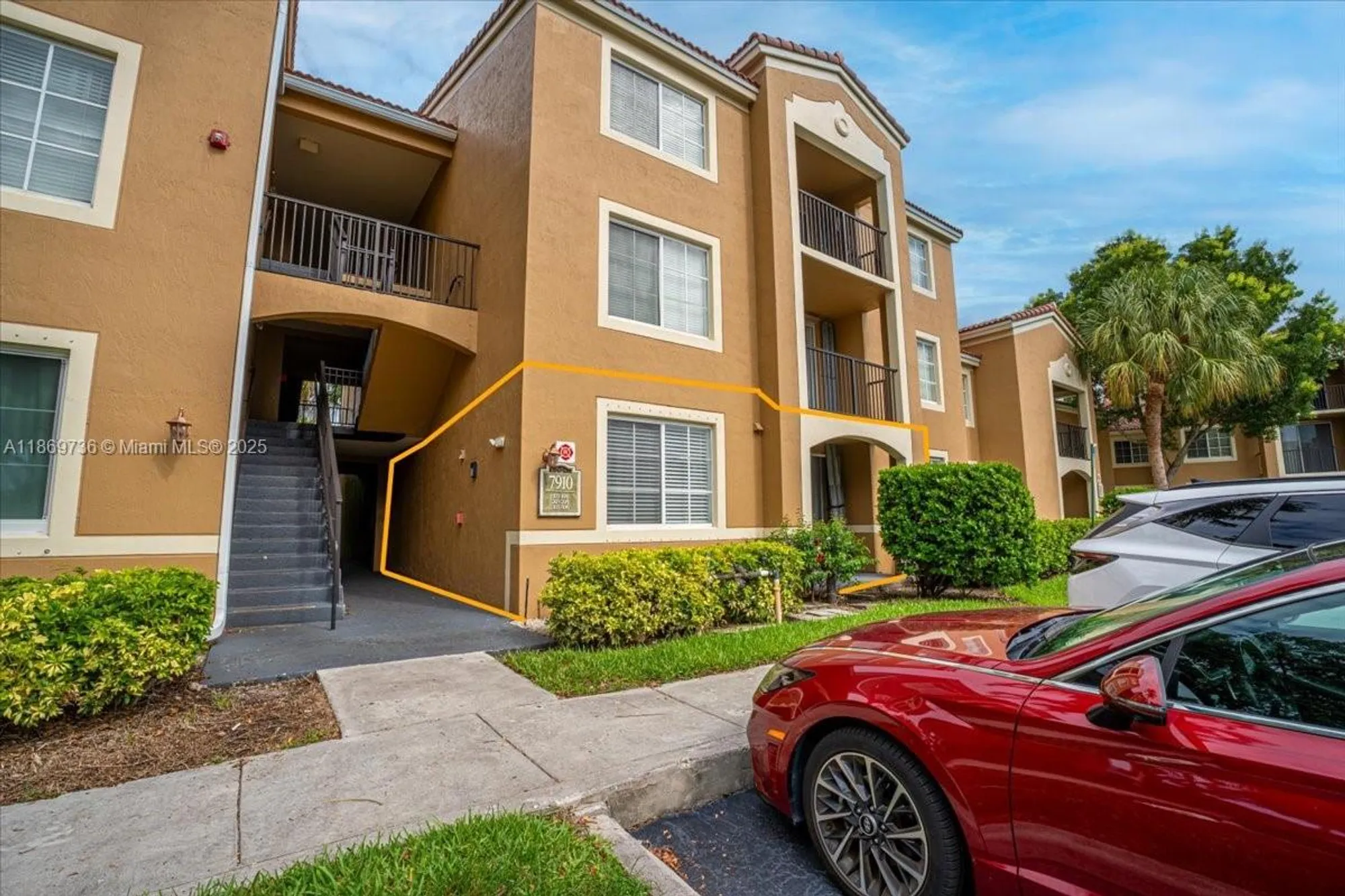 Property Slideshow image 1 of 31 | 7910 n nob hill rd apt 105, Tamarac, FL, 33321