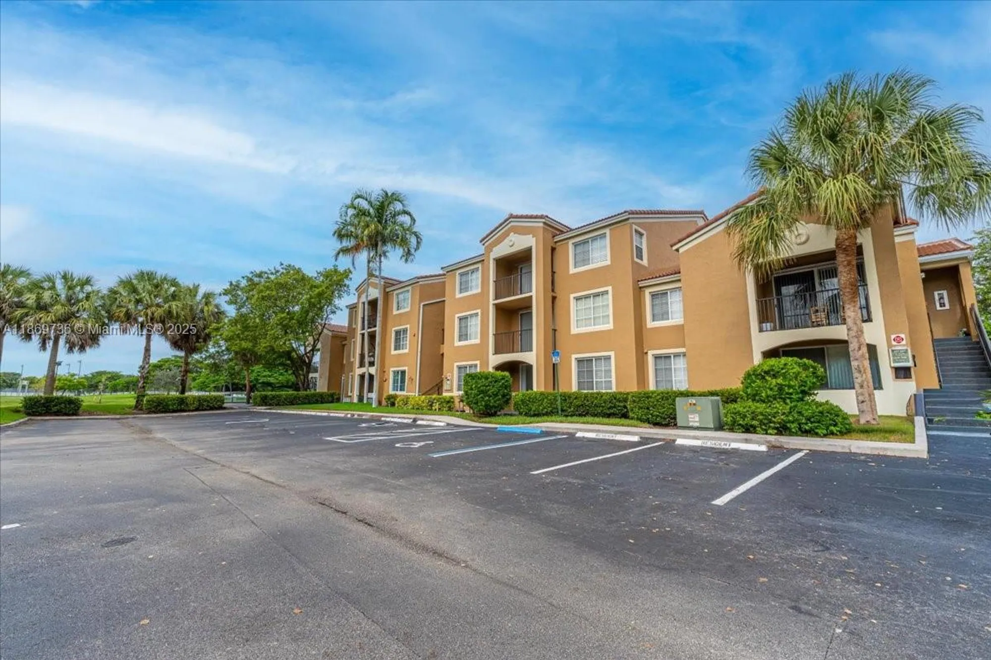 Property Slideshow image 22 of 31 | 7910 n nob hill rd apt 105, Tamarac, FL, 33321