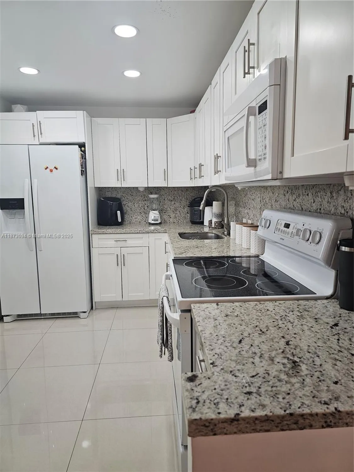 Property Slideshow image 18 of 25 | 20400 w country club dr 315, Aventura, FL, 33180