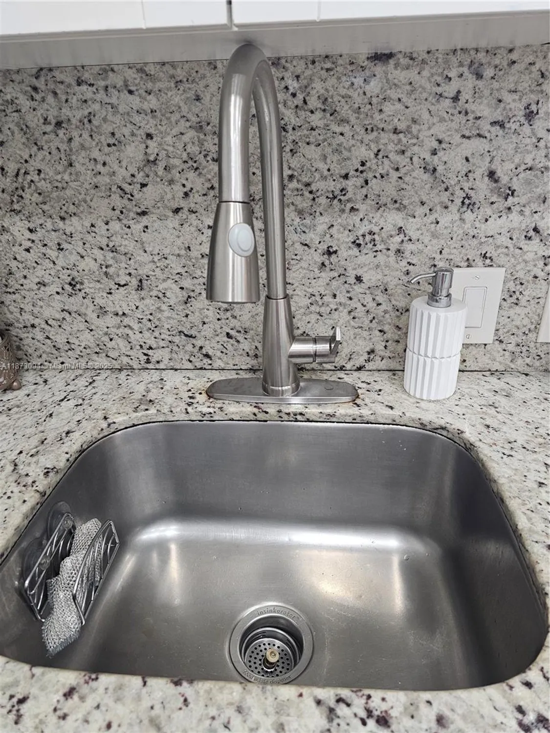 Property Slideshow image 19 of 25 | 20400 w country club dr 315, Aventura, FL, 33180