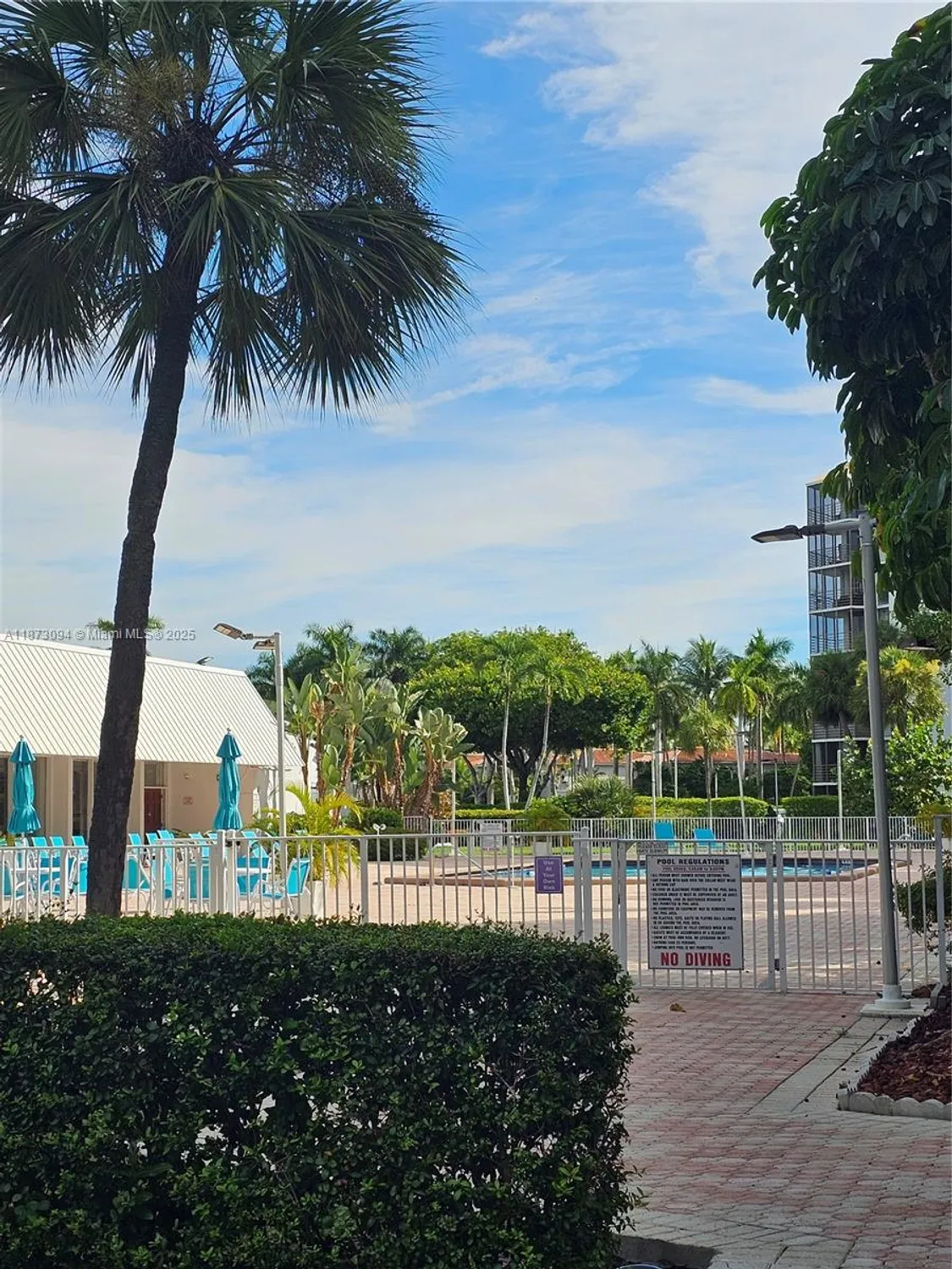 Property Slideshow image 6 of 25 | 20400 w country club dr 315, Aventura, FL, 33180