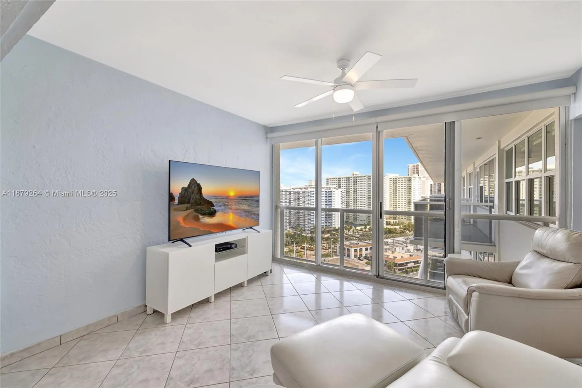 Property Slideshow image 11 of 62 | 3300 ne 36th st 1712, Fort Lauderdale, FL, 33308