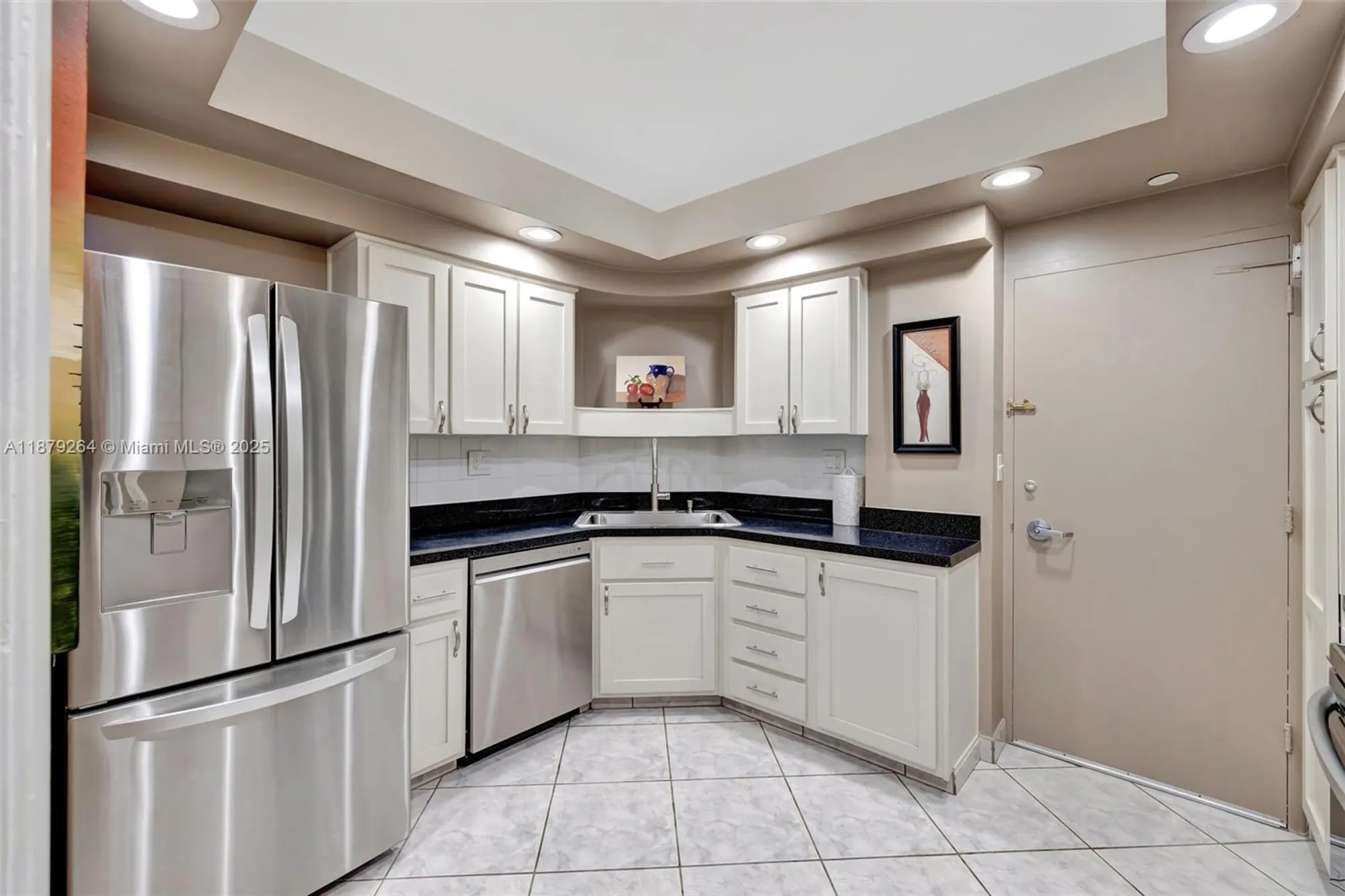 Property Slideshow image 13 of 62 | 3300 ne 36th st 1712, Fort Lauderdale, FL, 33308