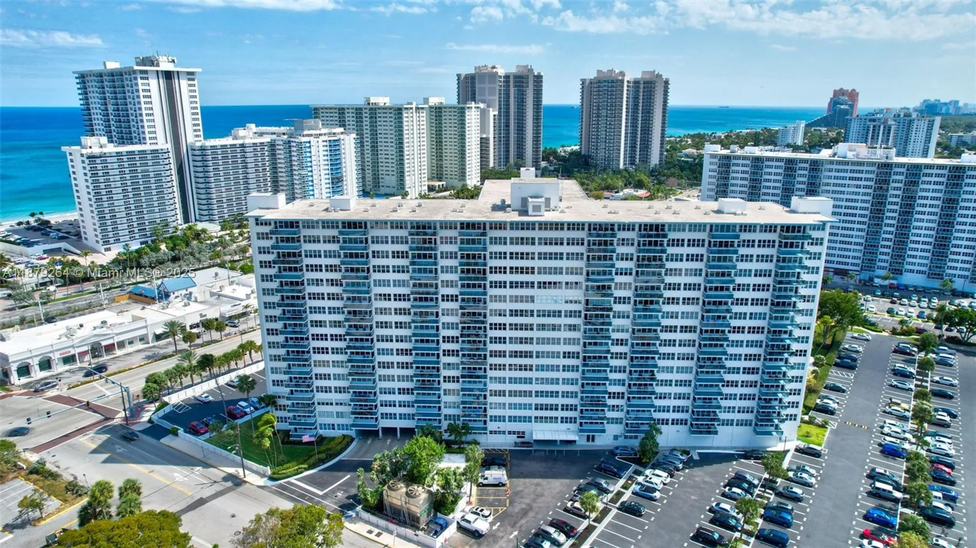 Property Slideshow image 2 of 62 | 3300 ne 36th st 1712, Fort Lauderdale, FL, 33308