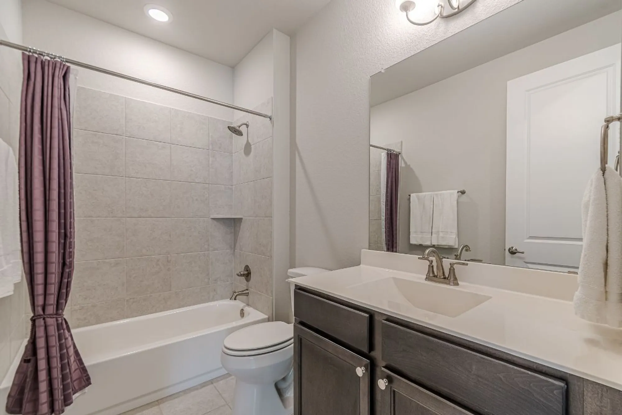 Property Slideshow image 10 of 40 | 318 dancing oak ln unit 104, San Marcos, TX, 78666