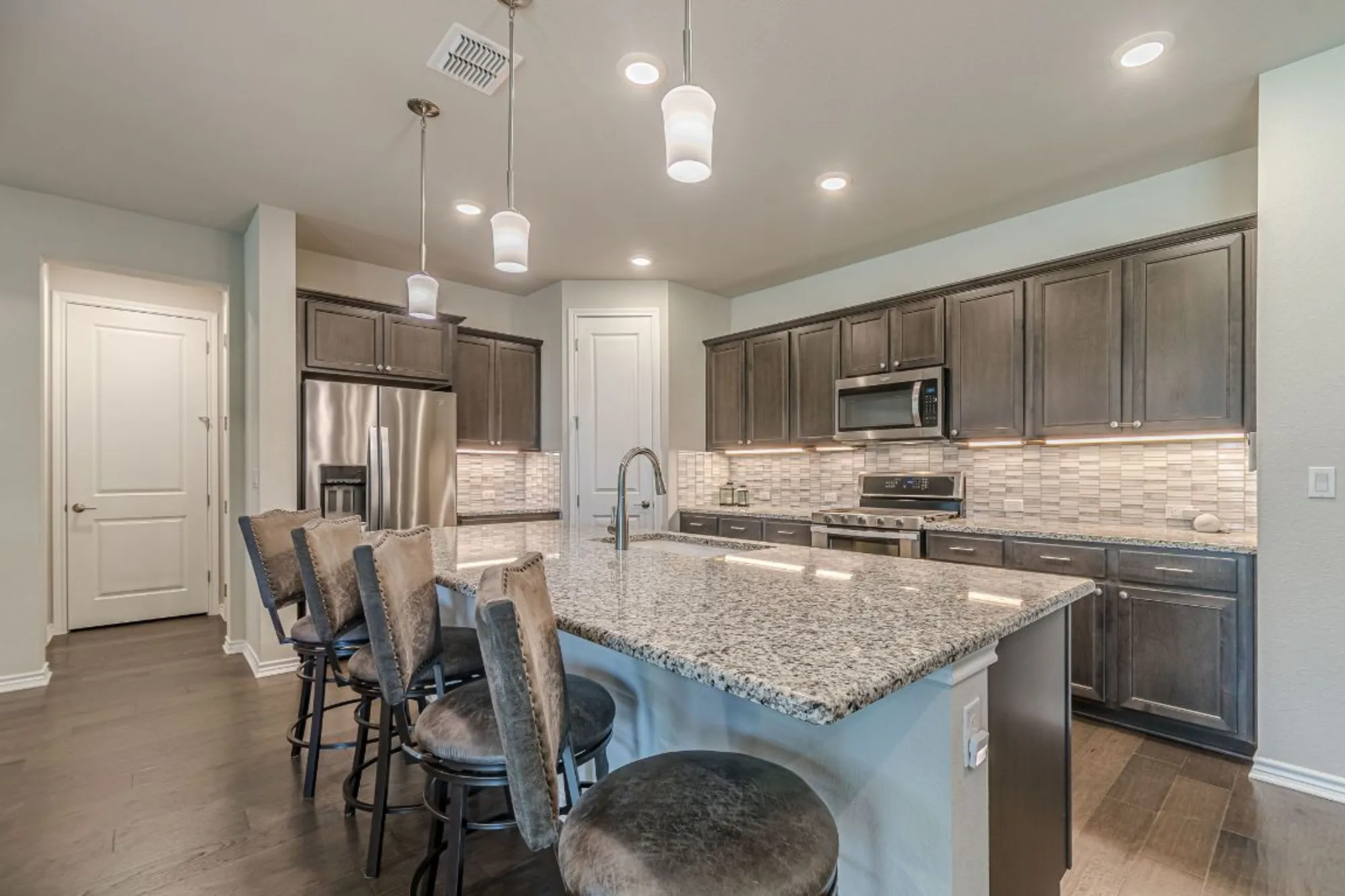 Property Slideshow image 13 of 40 | 318 dancing oak ln unit 104, San Marcos, TX, 78666