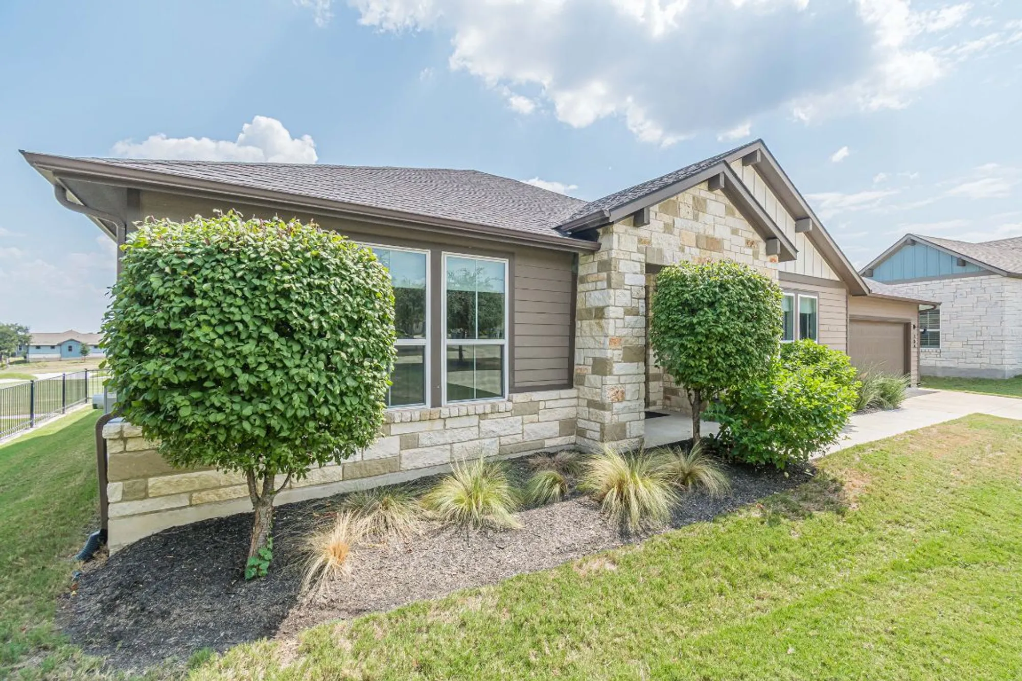 Property Slideshow image 2 of 40 | 318 dancing oak ln unit 104, San Marcos, TX, 78666