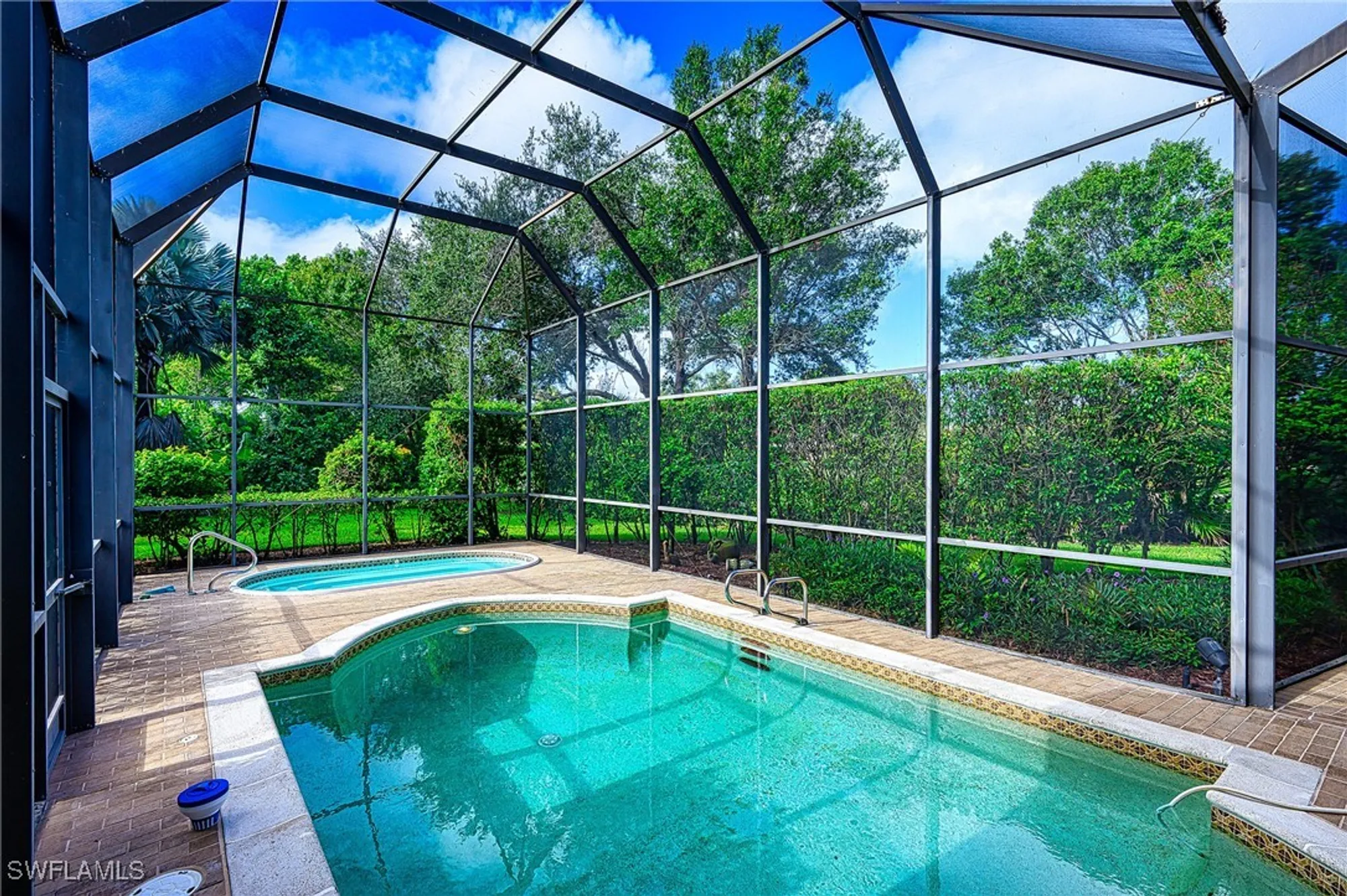 Property Slideshow image 14 of 43 | 724 bay tree ct, Naples, FL, 34108
