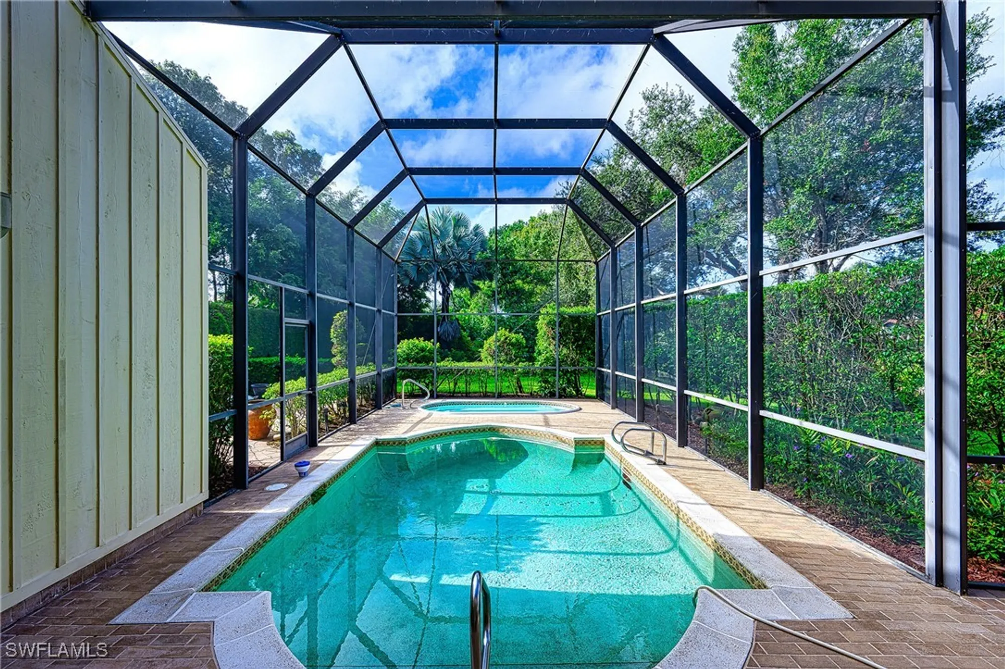 Property Slideshow image 15 of 43 | 724 bay tree ct, Naples, FL, 34108