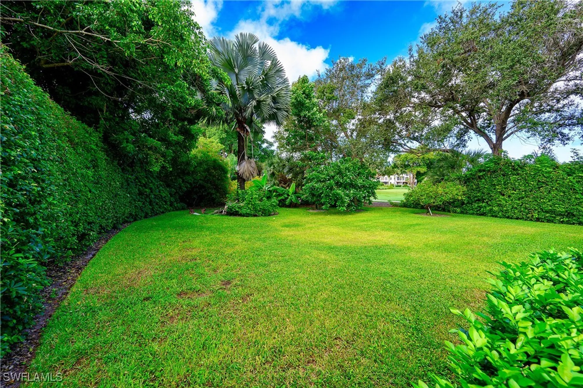 Property Slideshow image 10 of 43 | 724 bay tree ct, Naples, FL, 34108