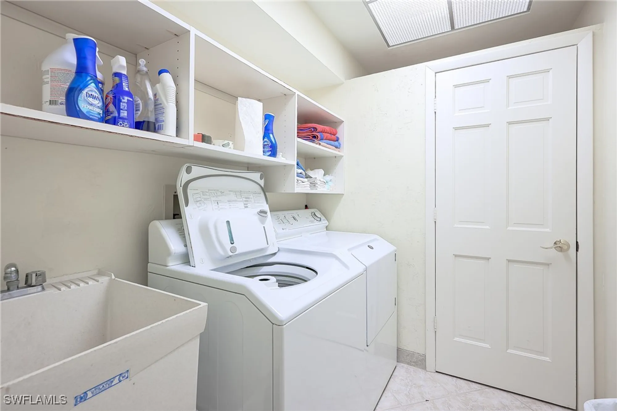 Property Slideshow image 25 of 43 | 724 bay tree ct, Naples, FL, 34108