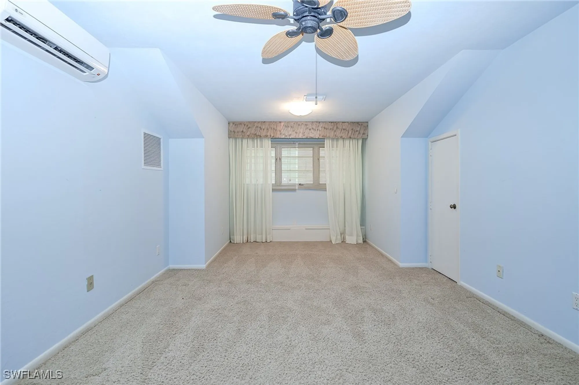 Property Slideshow image 29 of 43 | 724 bay tree ct, Naples, FL, 34108