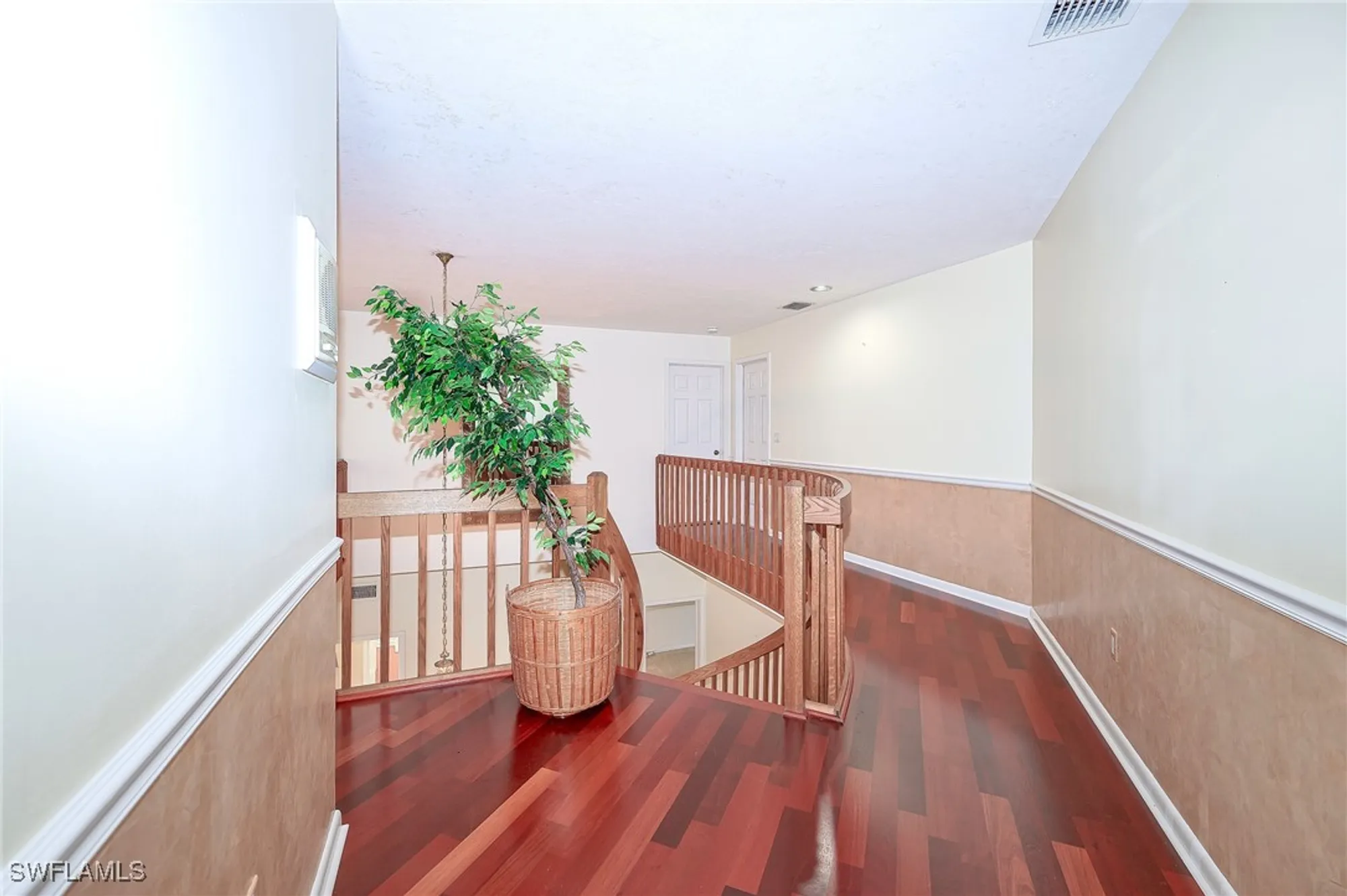 Property Slideshow image 35 of 43 | 724 bay tree ct, Naples, FL, 34108