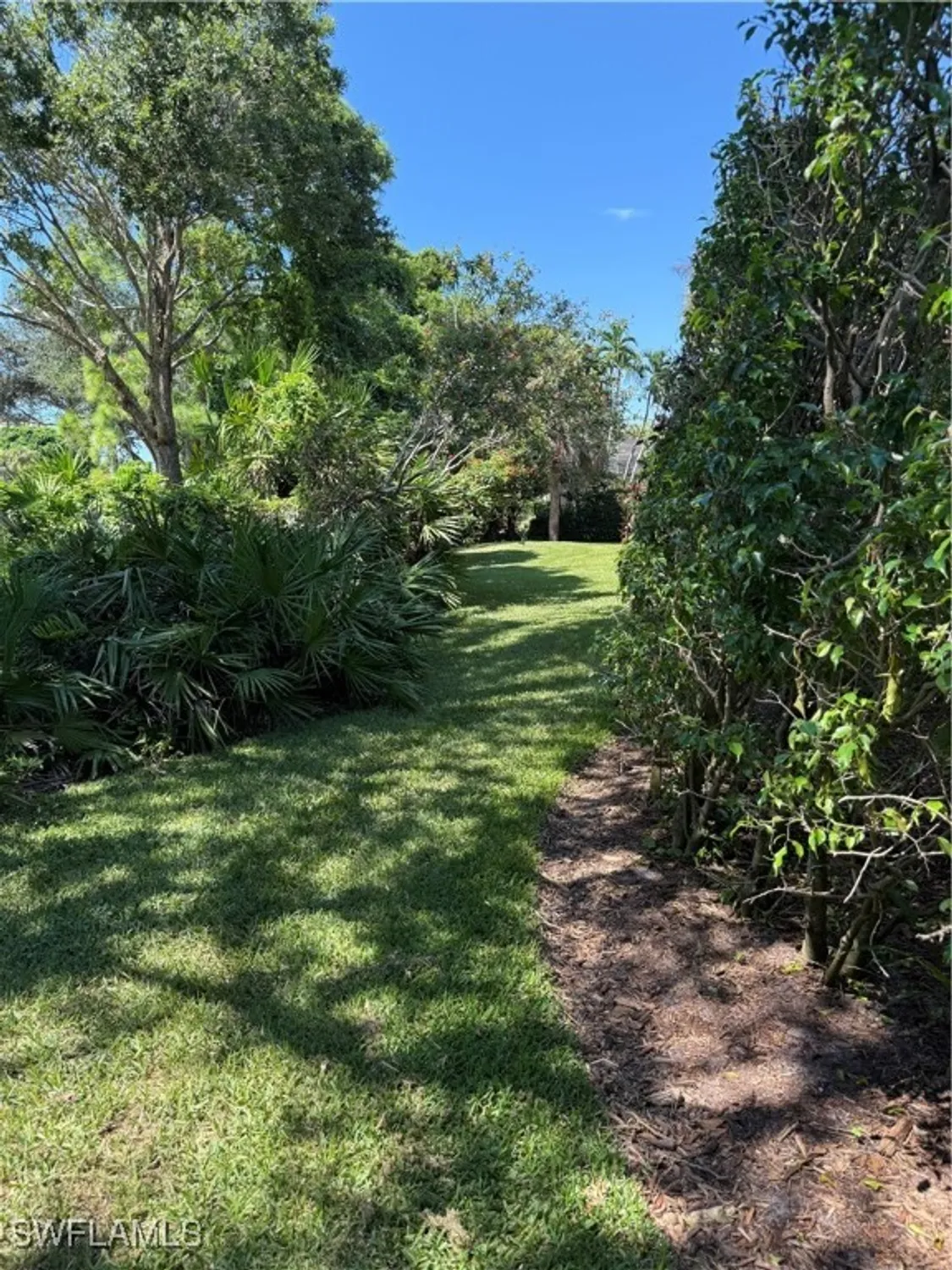 Property Slideshow image 4 of 43 | 724 bay tree ct, Naples, FL, 34108