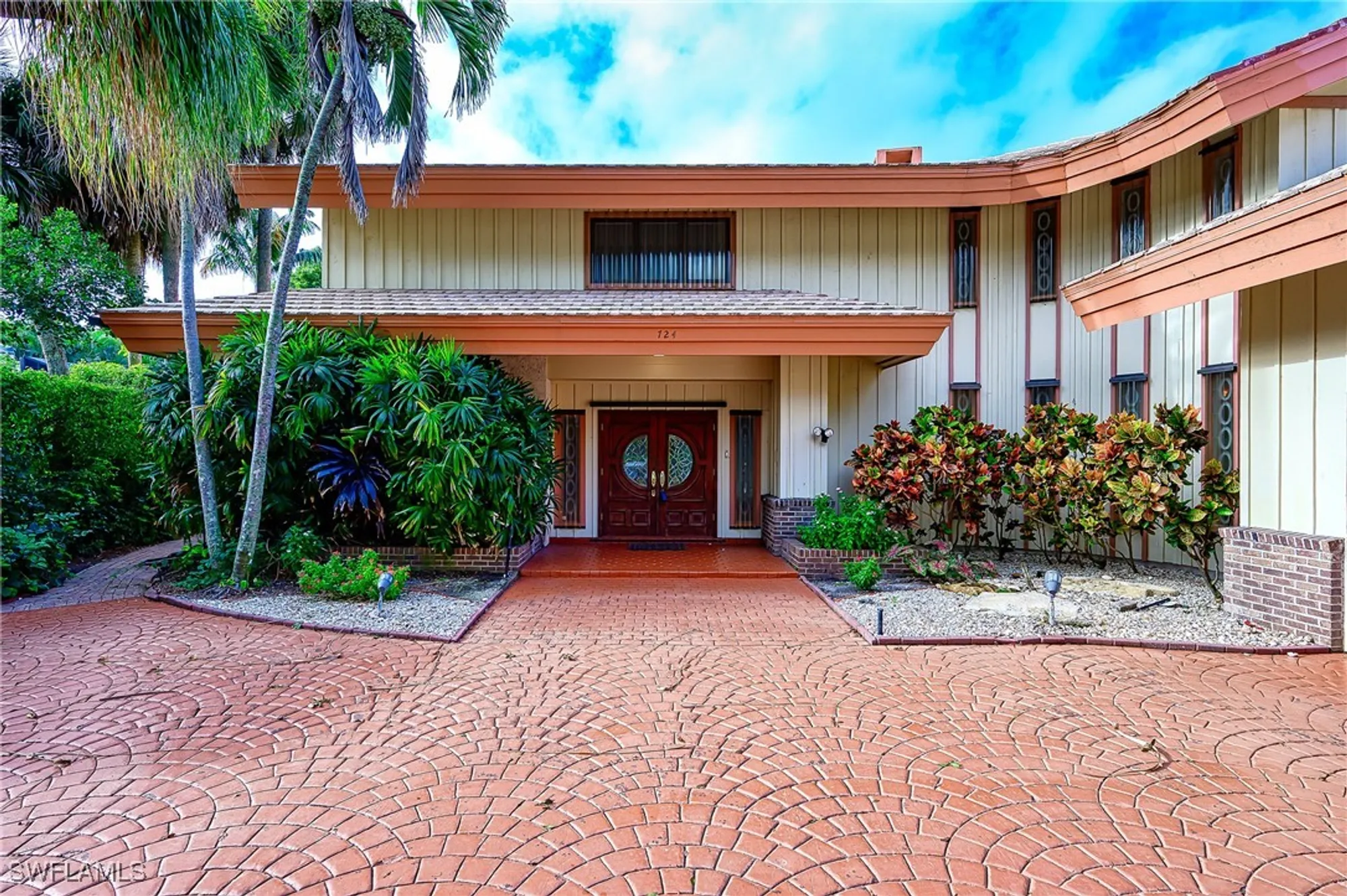 Property Slideshow image 41 of 43 | 724 bay tree ct, Naples, FL, 34108