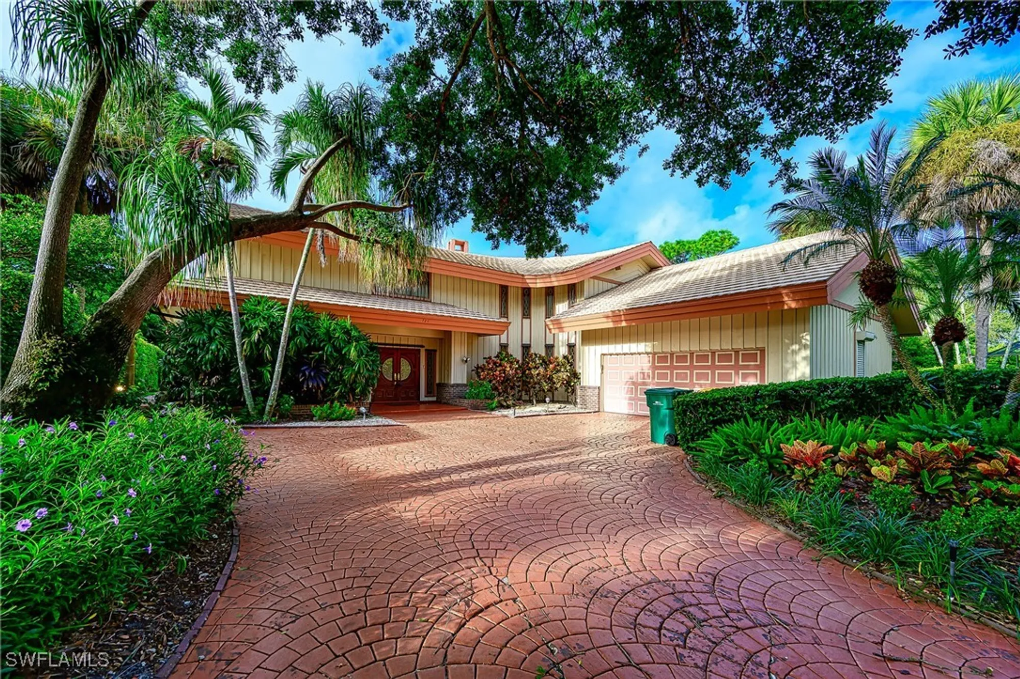 Property Slideshow image 43 of 43 | 724 bay tree ct, Naples, FL, 34108