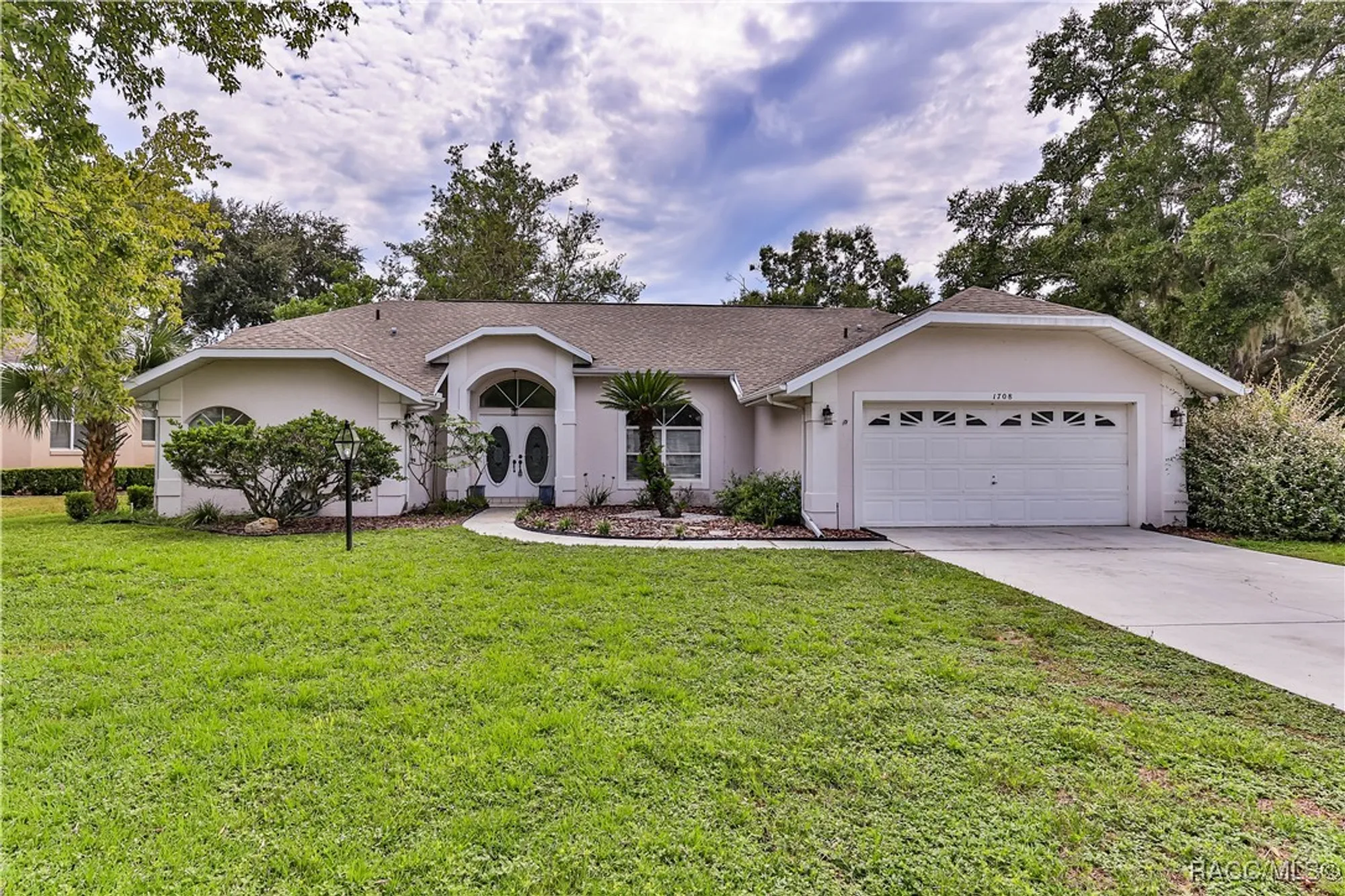 Property Slideshow image 1 of 41 | 1708 n marlborough loop, Crystal River, FL, 34429