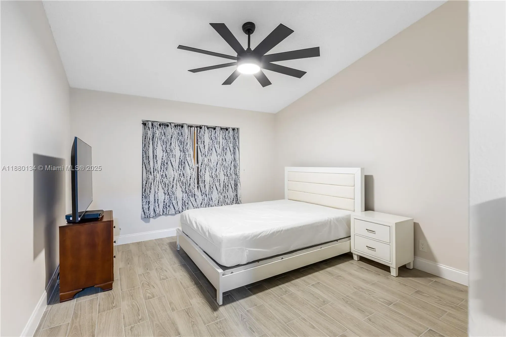 Property Slideshow image 8 of 18 | 5284 tiffany anne cir, West Palm Beach, FL, 33417