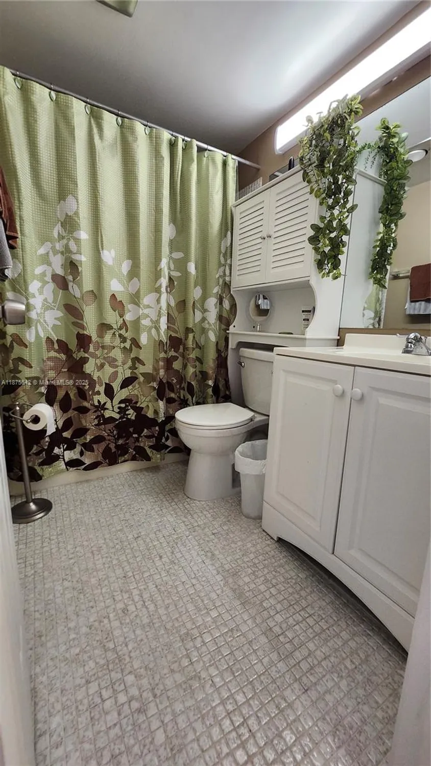 Property Slideshow image 13 of 33 | 3018 harwood c # 3018, Deerfield Beach, FL, 33442