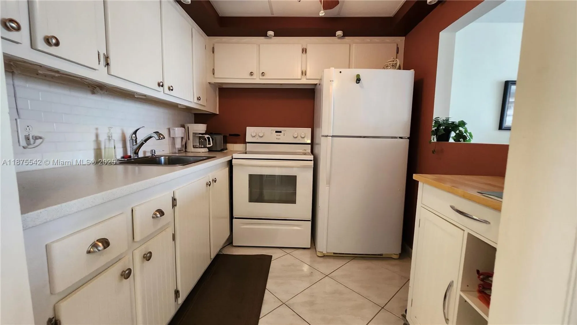 Property Slideshow image 8 of 33 | 3018 harwood c # 3018, Deerfield Beach, FL, 33442