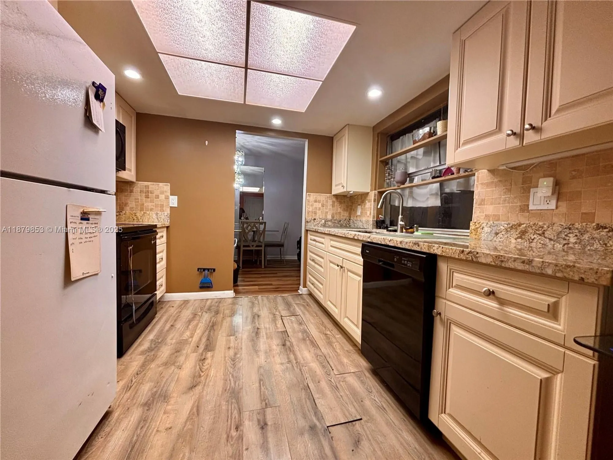 Property Slideshow image 4 of 12 | 1185 n rock island rd, Margate, FL, 33063