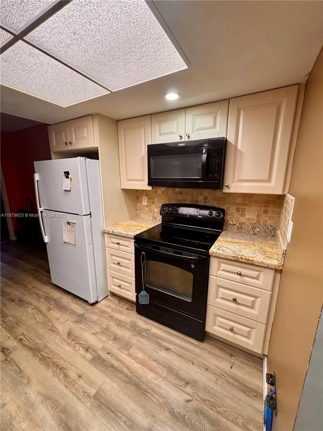 Property Slideshow image 5 of 12 | 1185 n rock island rd, Margate, FL, 33063