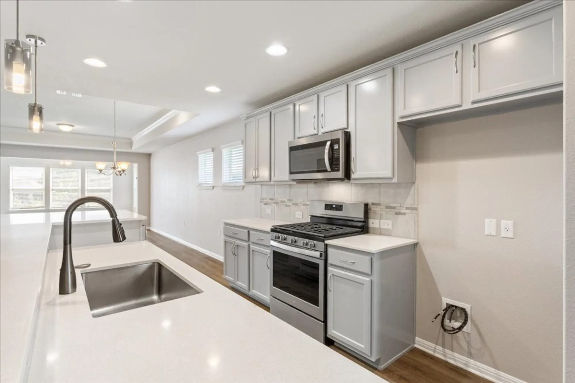 Property Slideshow image 12 of 27 | 105 comal ln, Georgetown, TX, 78633