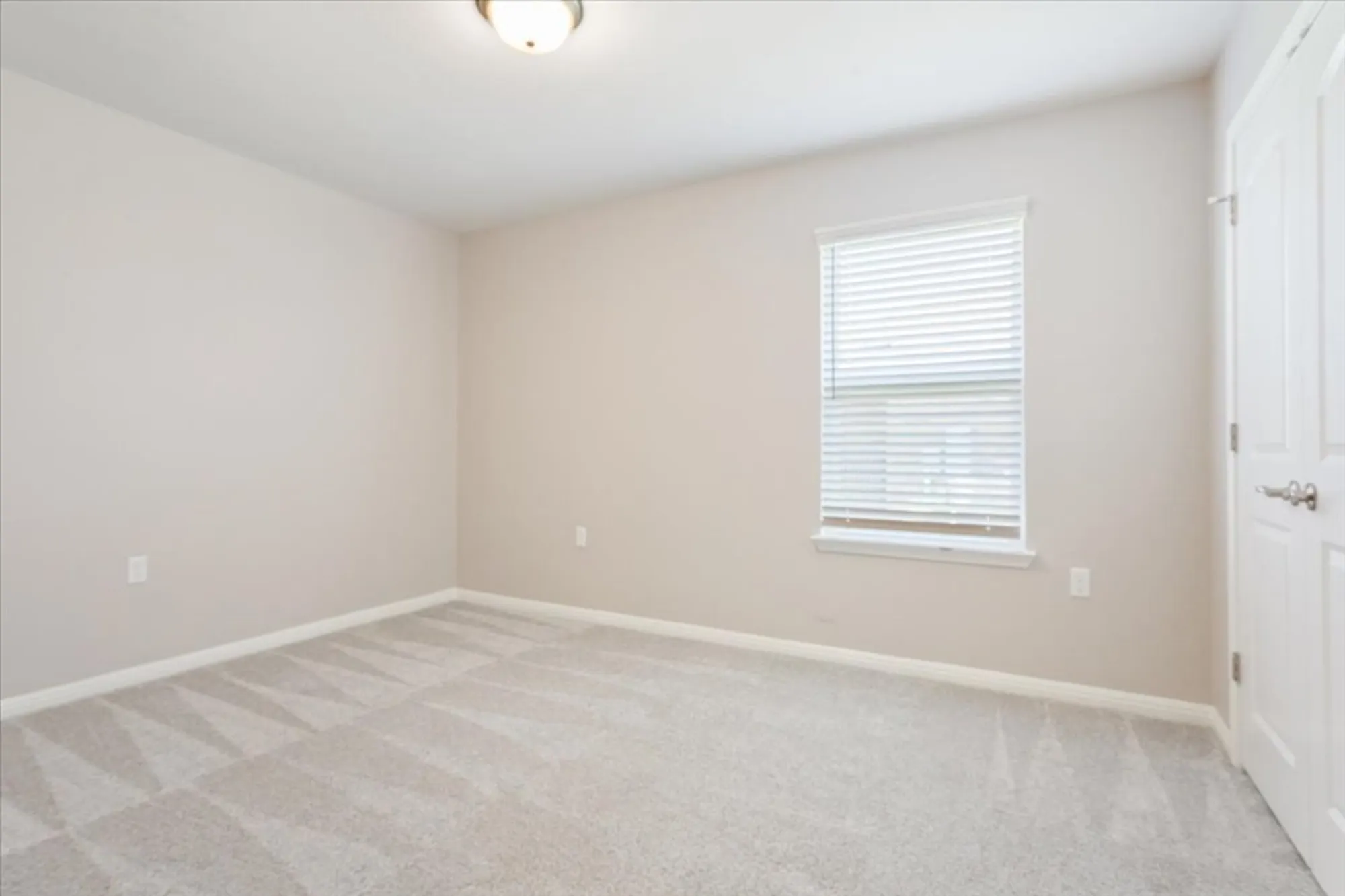 Property Slideshow image 20 of 27 | 105 comal ln, Georgetown, TX, 78633