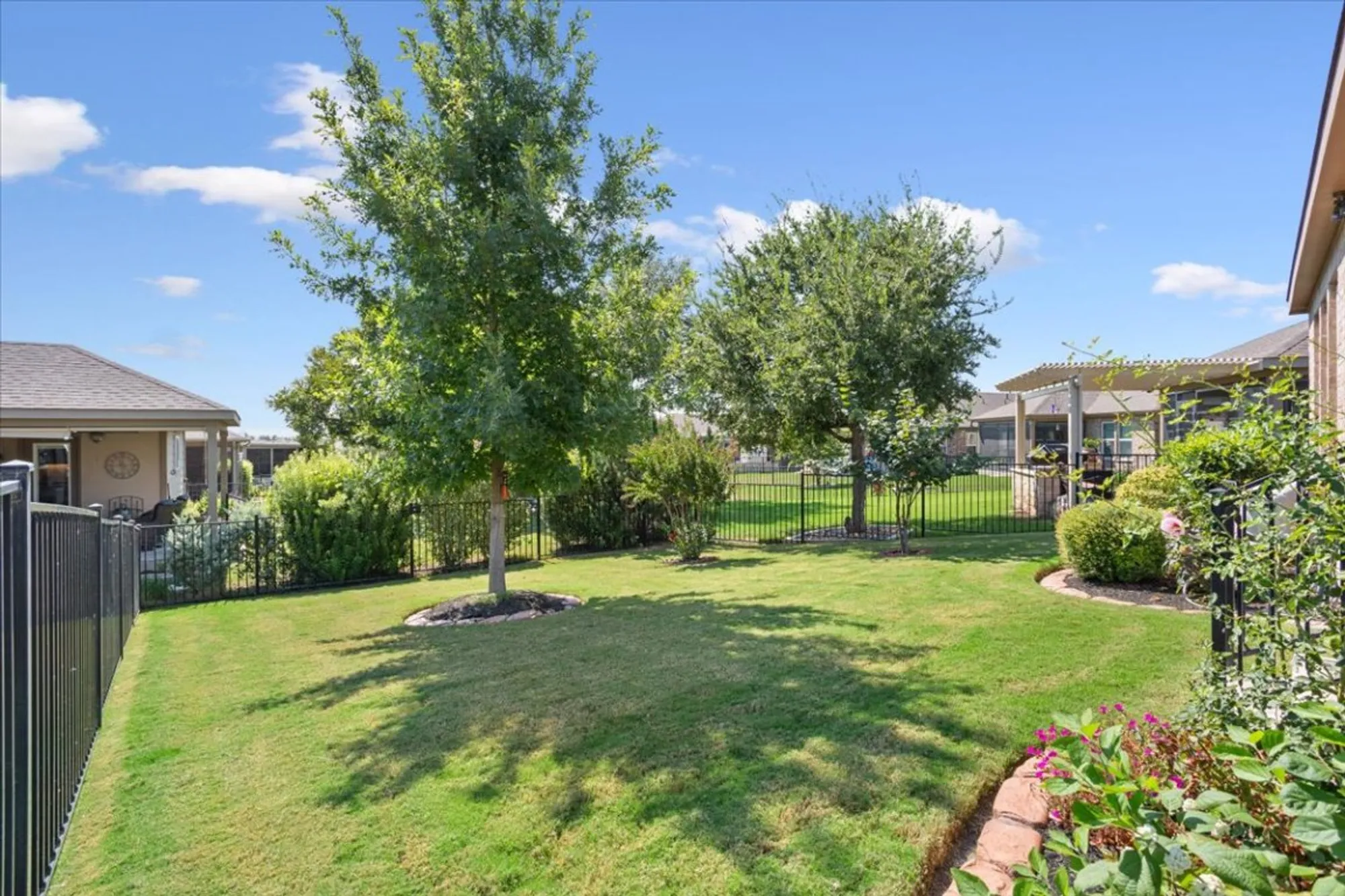 Property Slideshow image 21 of 27 | 105 comal ln, Georgetown, TX, 78633