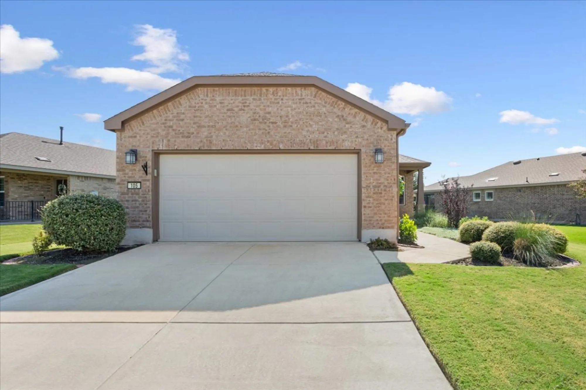 Property Slideshow image 3 of 27 | 105 comal ln, Georgetown, TX, 78633