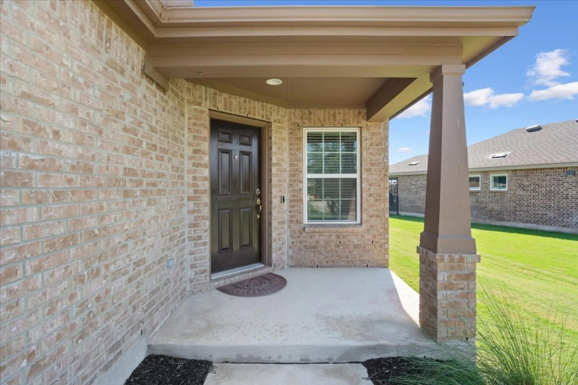 Property Slideshow image 5 of 27 | 105 comal ln, Georgetown, TX, 78633